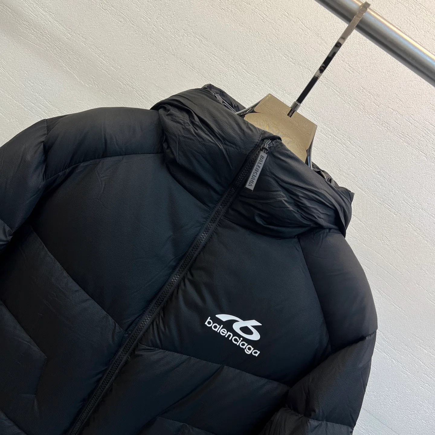 Куртки И Пуховики Женские Balenciaga 19283528