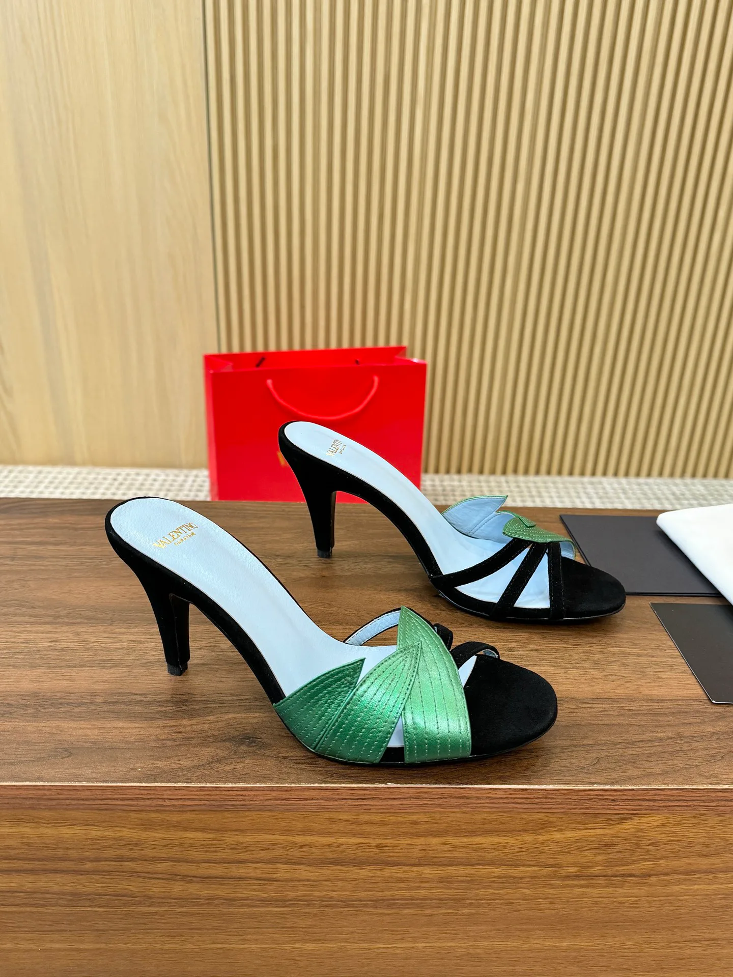 Босоножки Женские Valentino 9737242