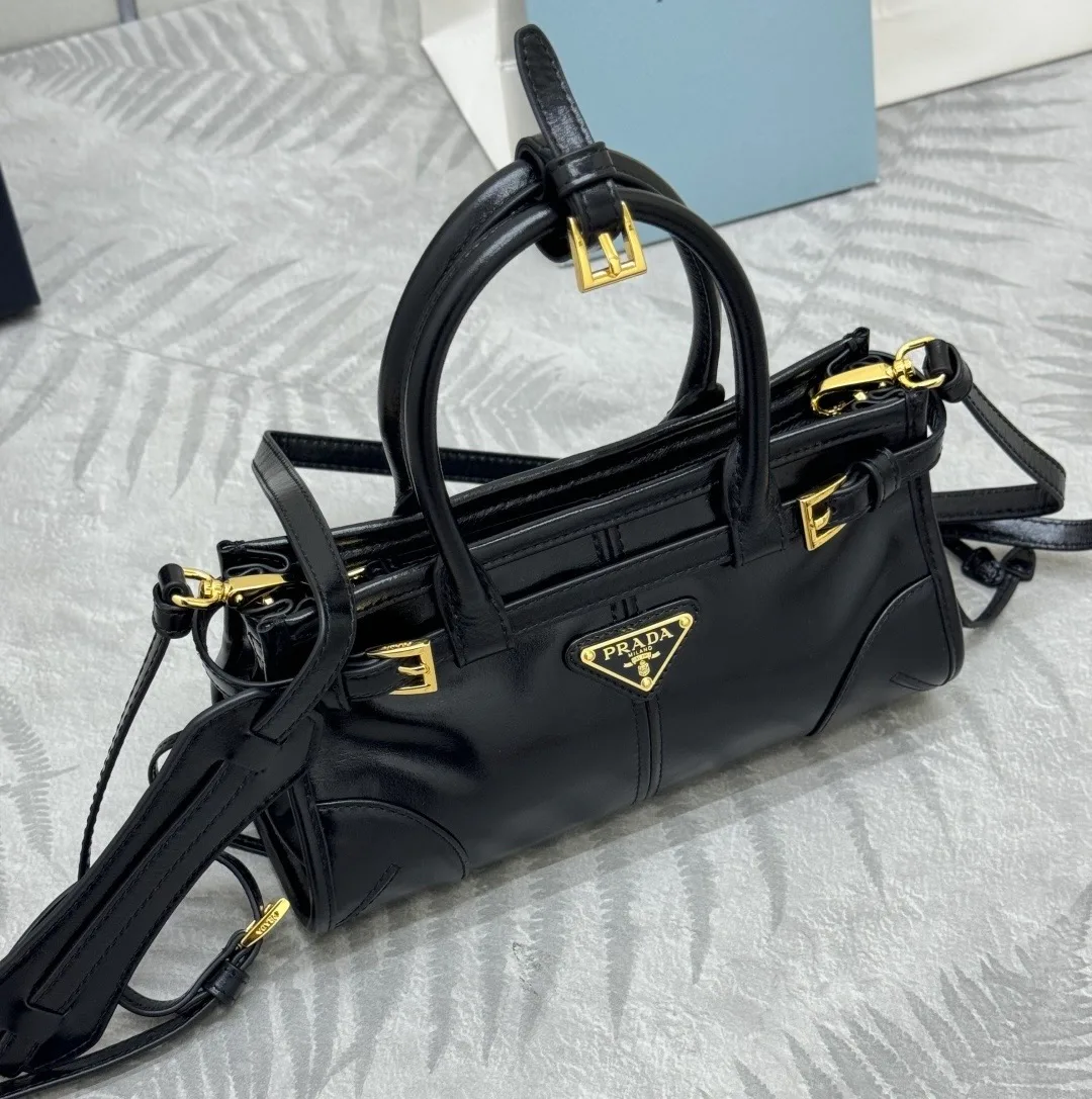 Классические Сумки Женские Prada 11682146