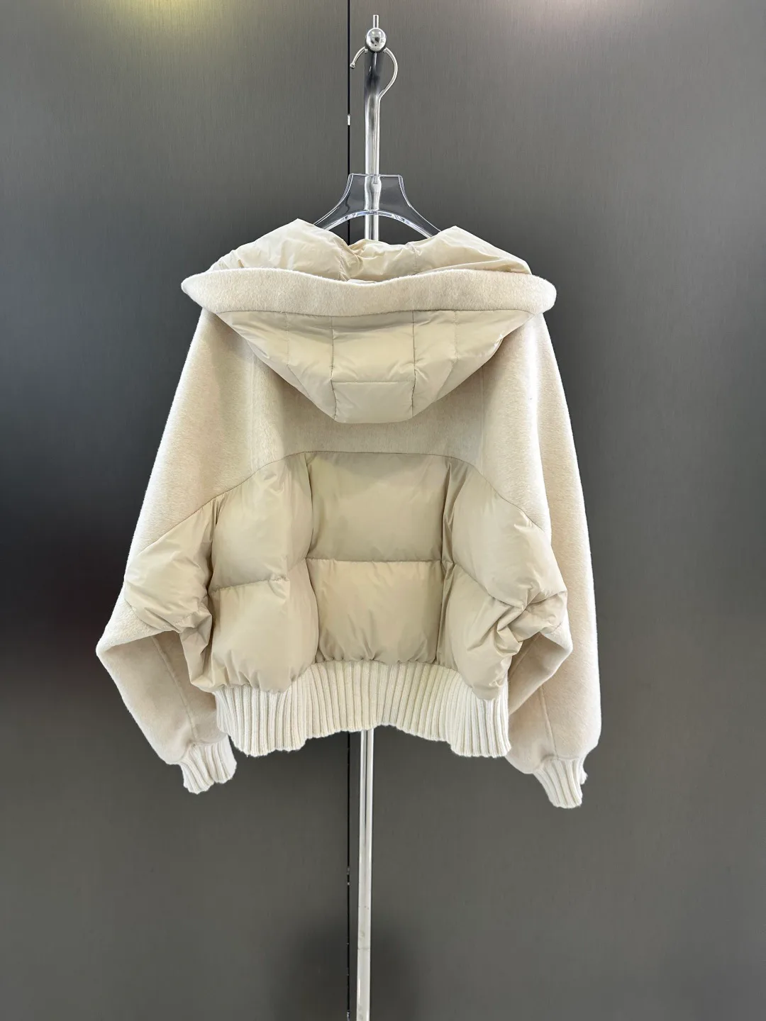 Пуховики Женские Loro Piana 476567