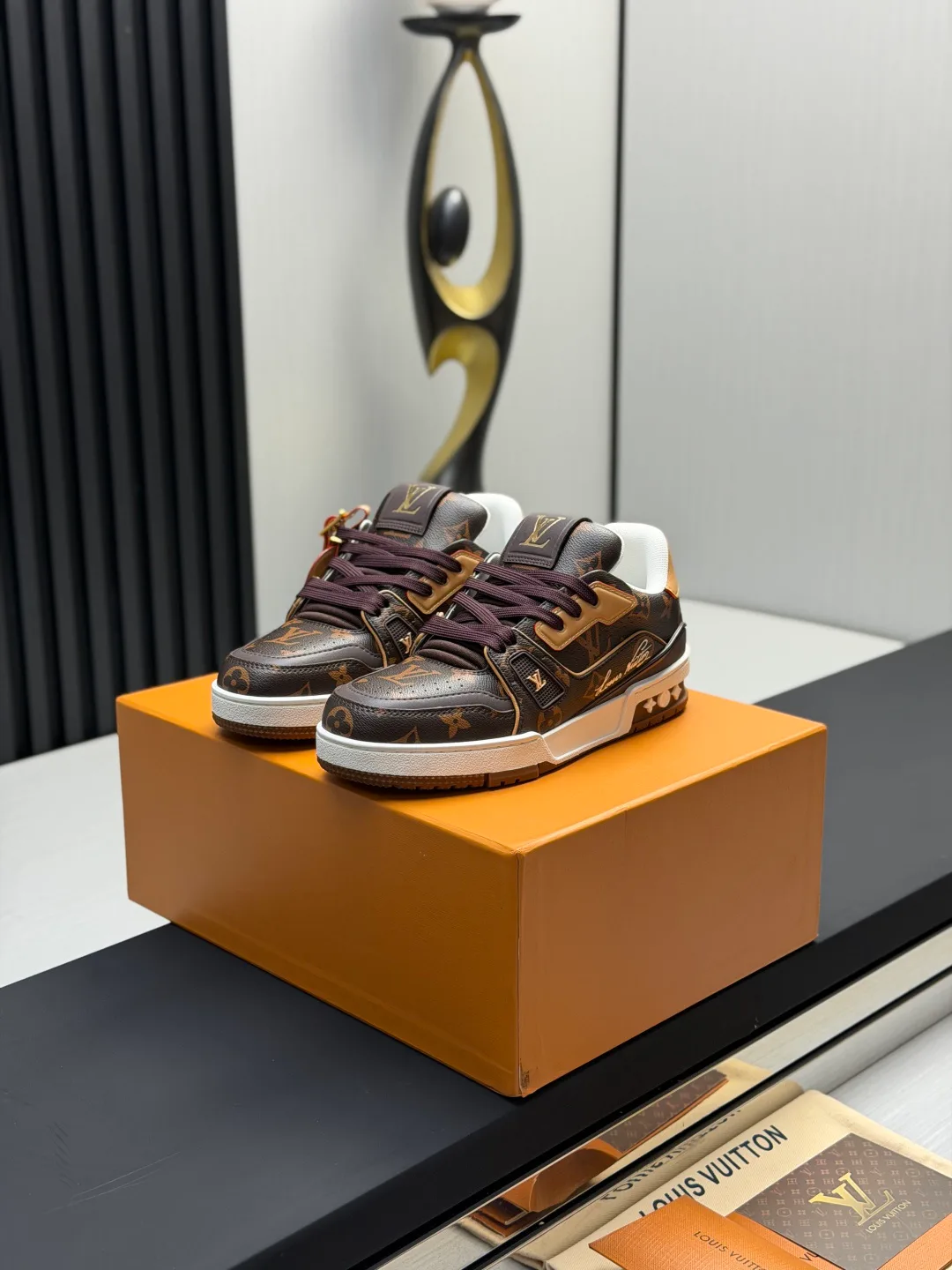 Кроссовки Женские Louis Vuitton 18011586