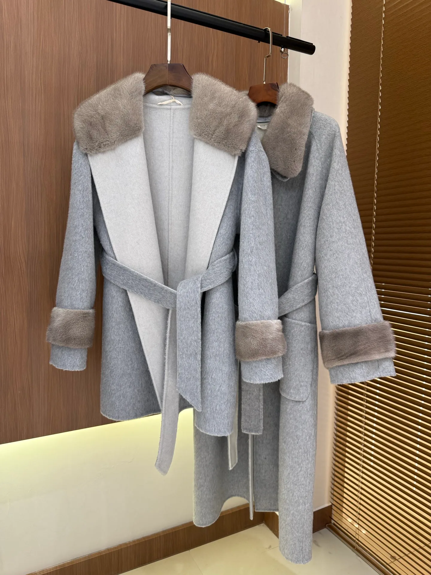 Пальто Женские Fendi 191940