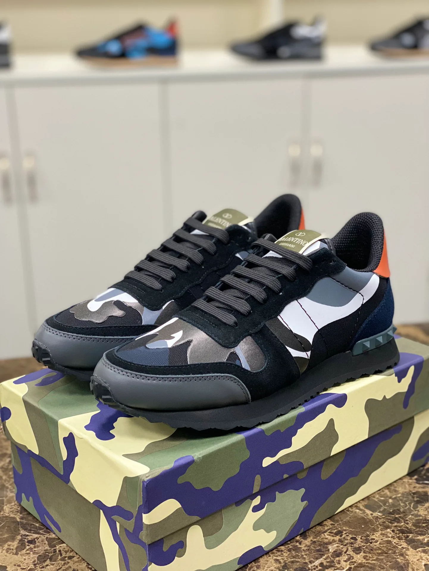 Кроссовки Женские Valentino 10736447