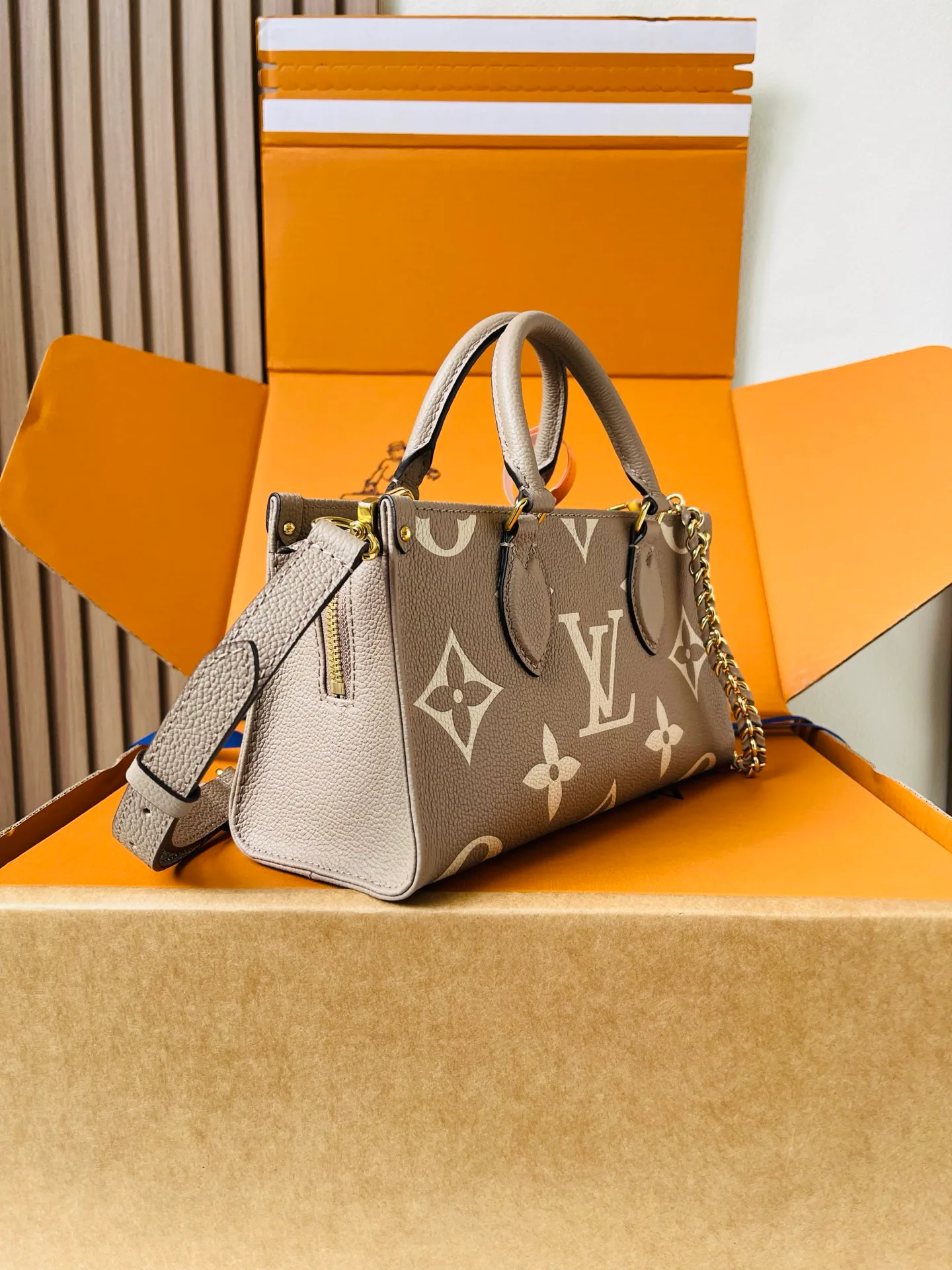 Классические Сумки Женские Louis Vuitton 12860032