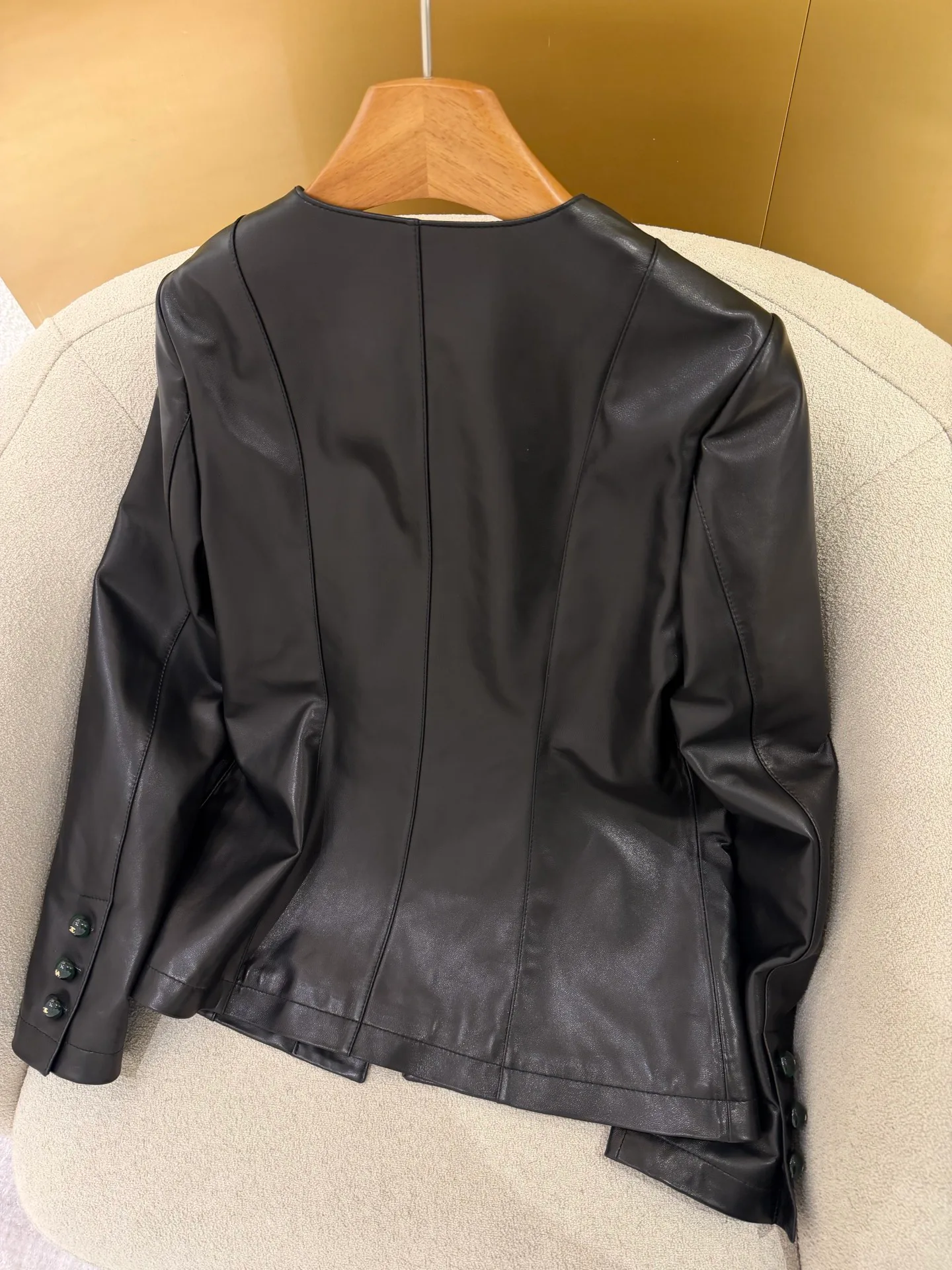 Кожаные Куртки И Дублёнки Женские Chanel 19358168
