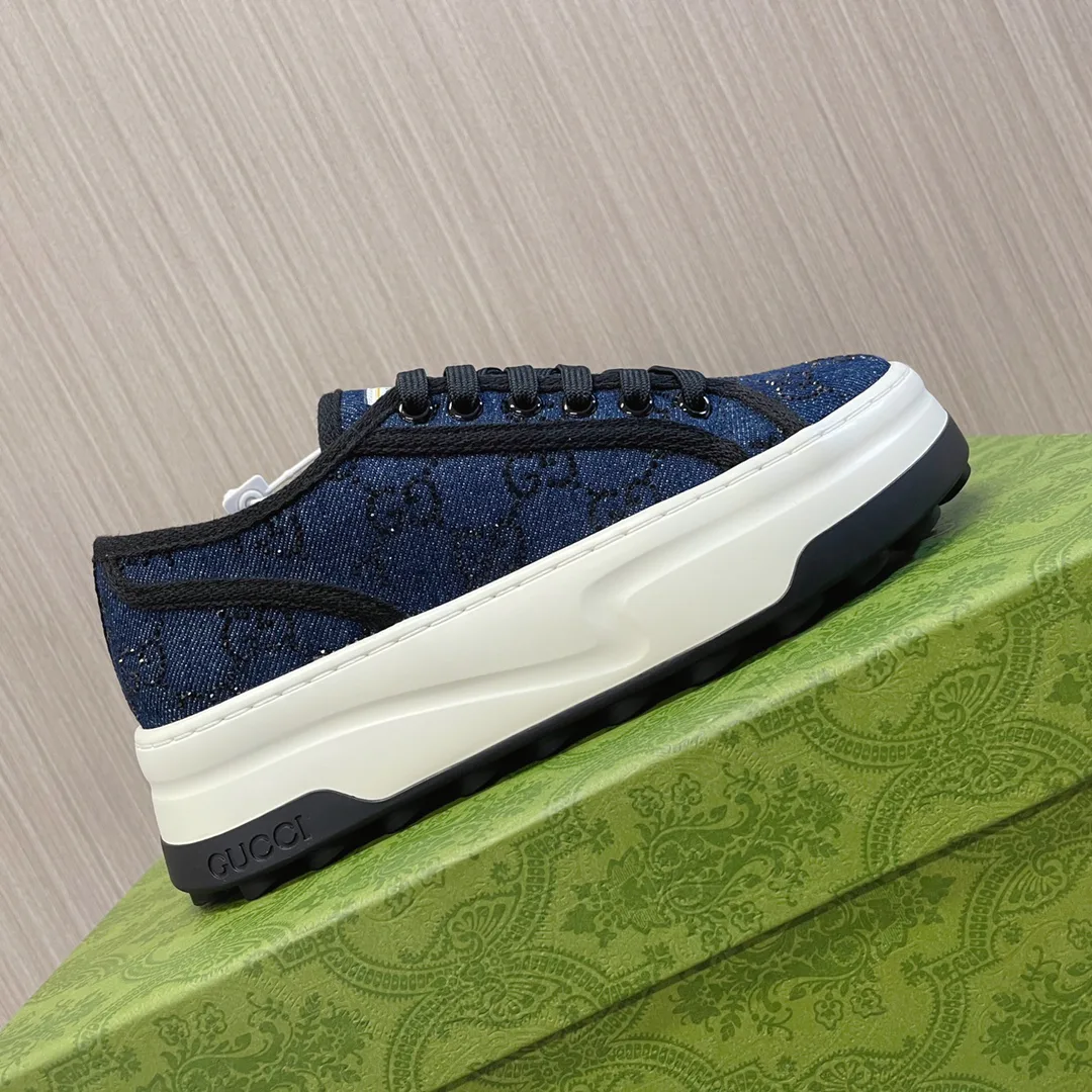 Кроссовки Женские Gucci 19691224