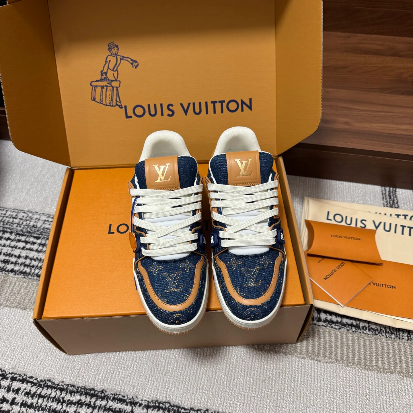 Кроссовки Женские Louis Vuitton 1546755