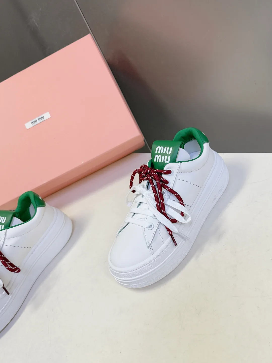 Кроссовки Женские Miu Miu 17589319