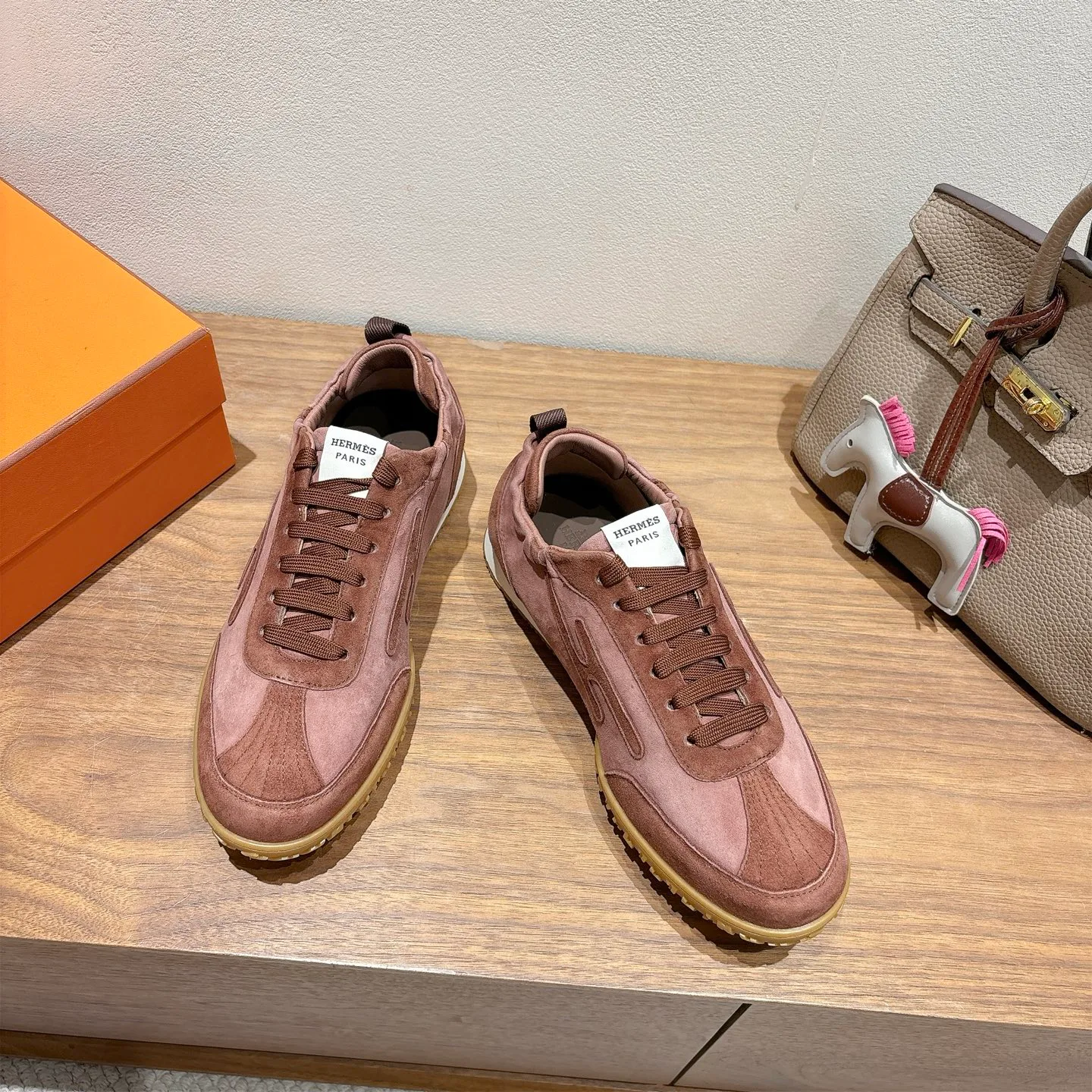 Кроссовки Женские Hermes 10189045