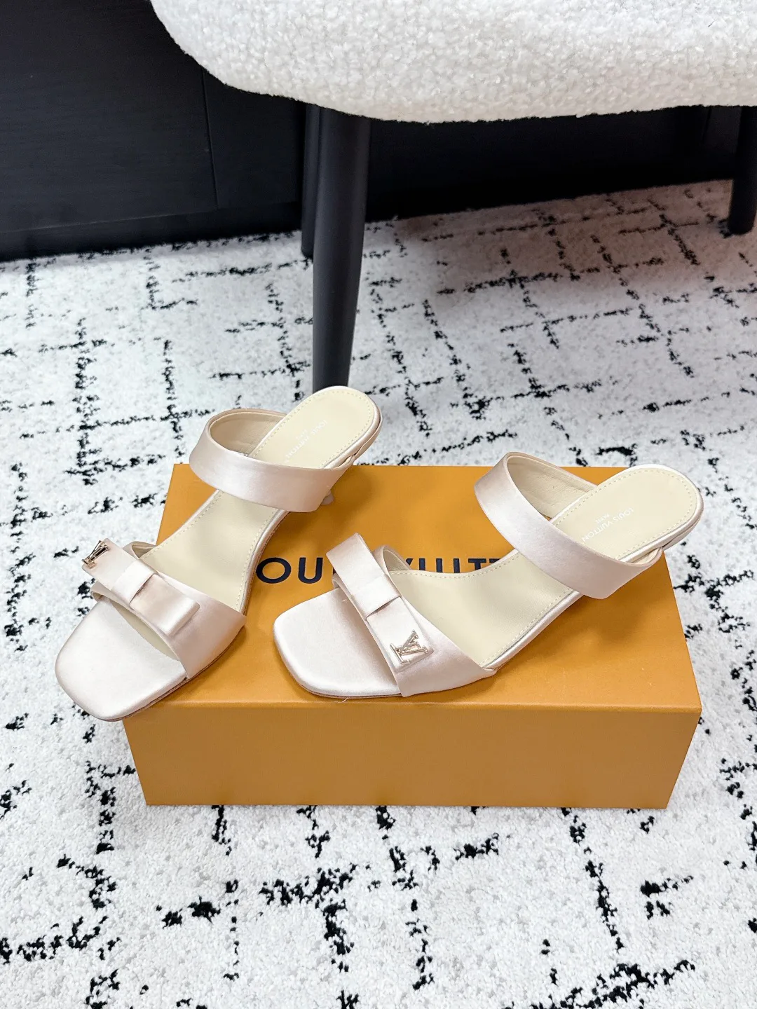 Босоножки Женские Louis Vuitton 13070824