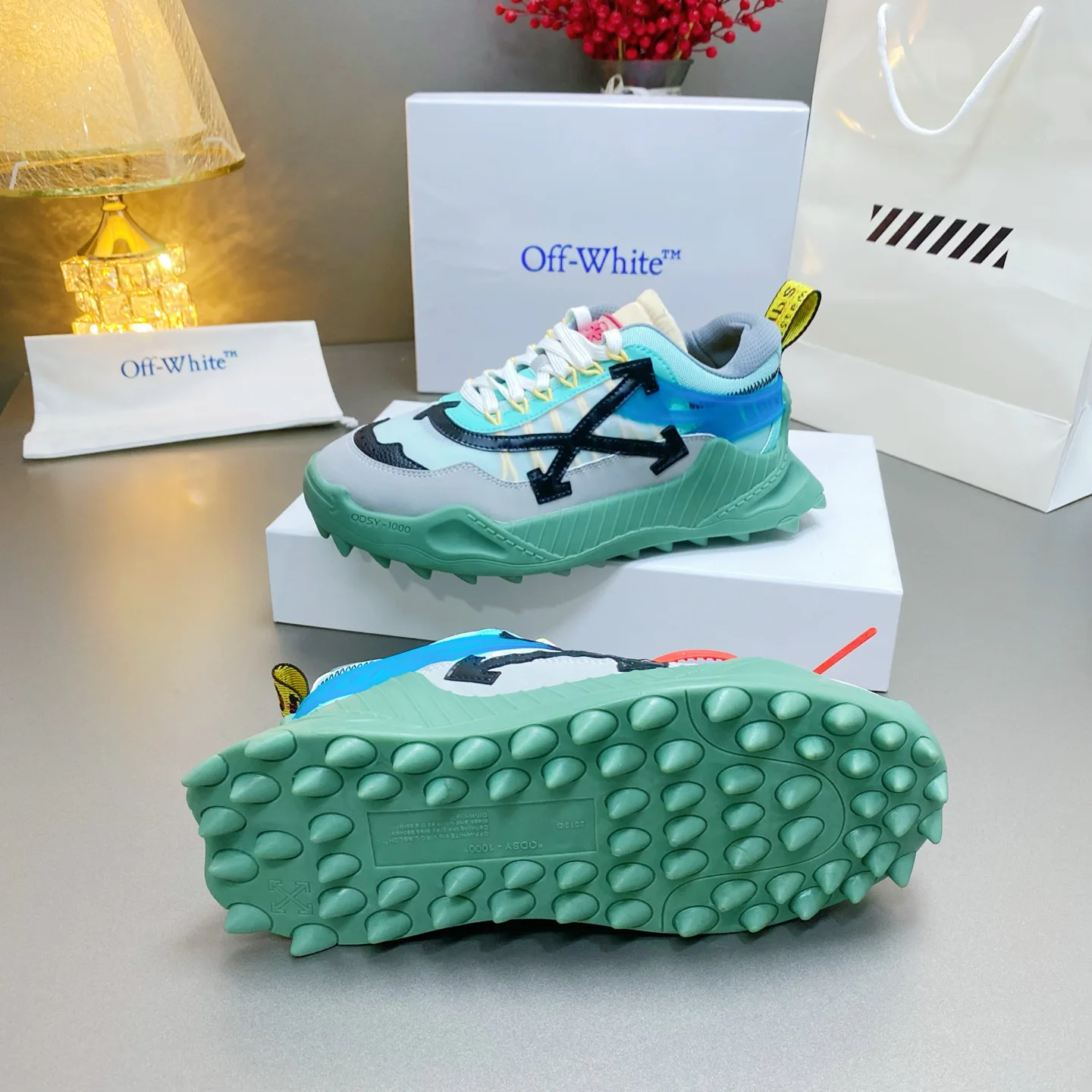 Кроссовки Женские Off-White 17530535