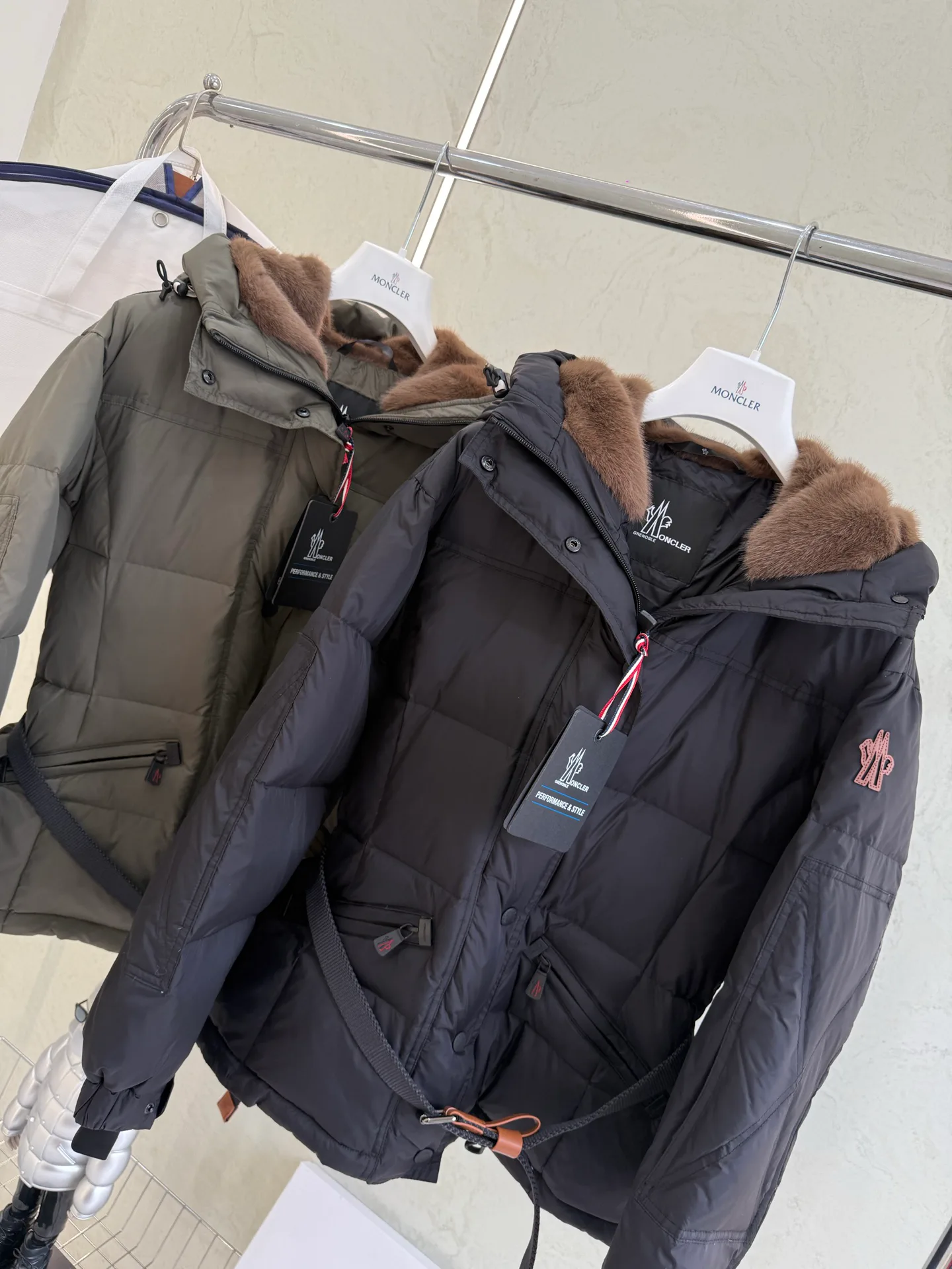 Куртки И Пуховики Женские Moncler 18043561