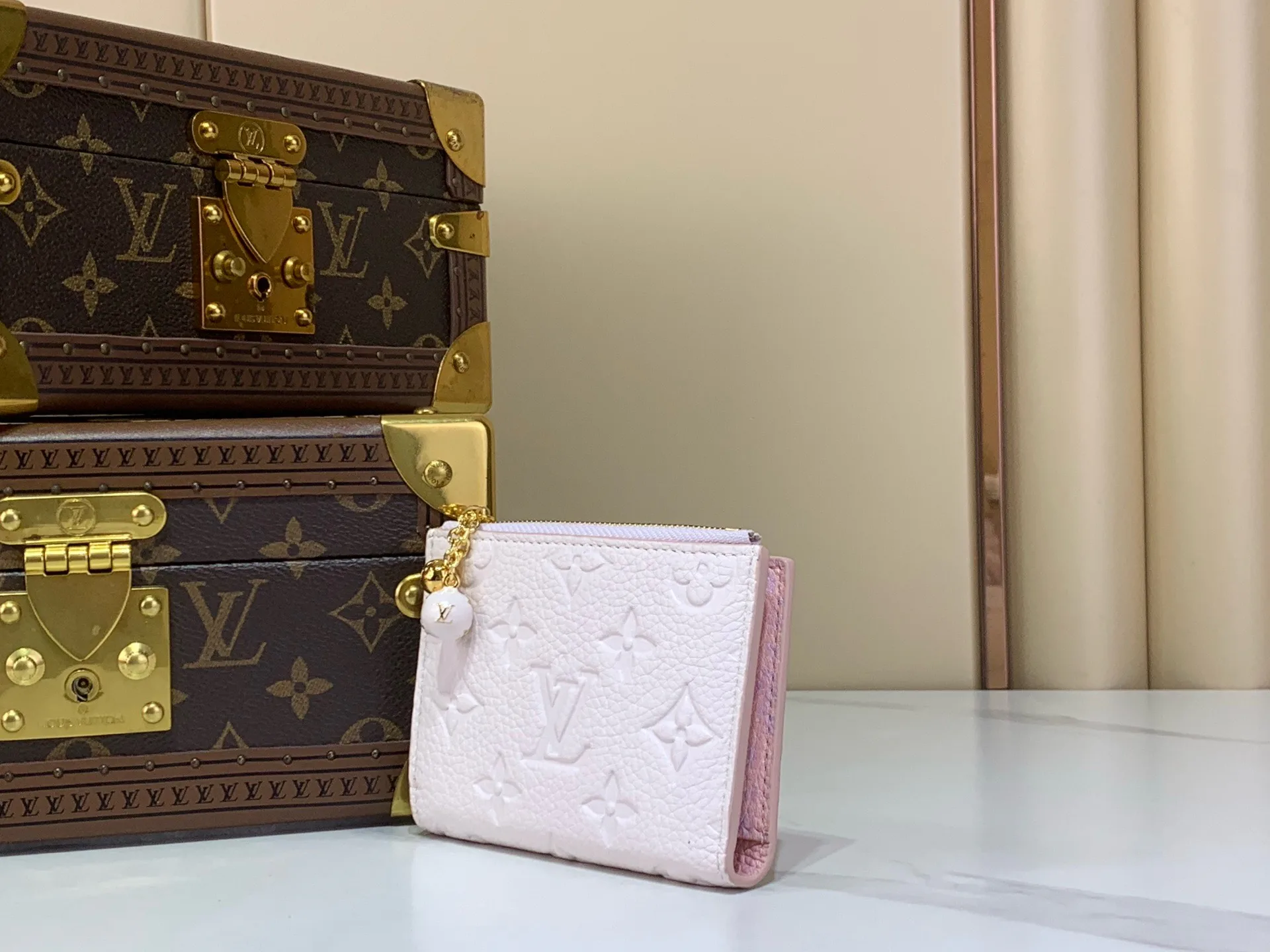 Клатчи Женские Louis Vuitton 17499374