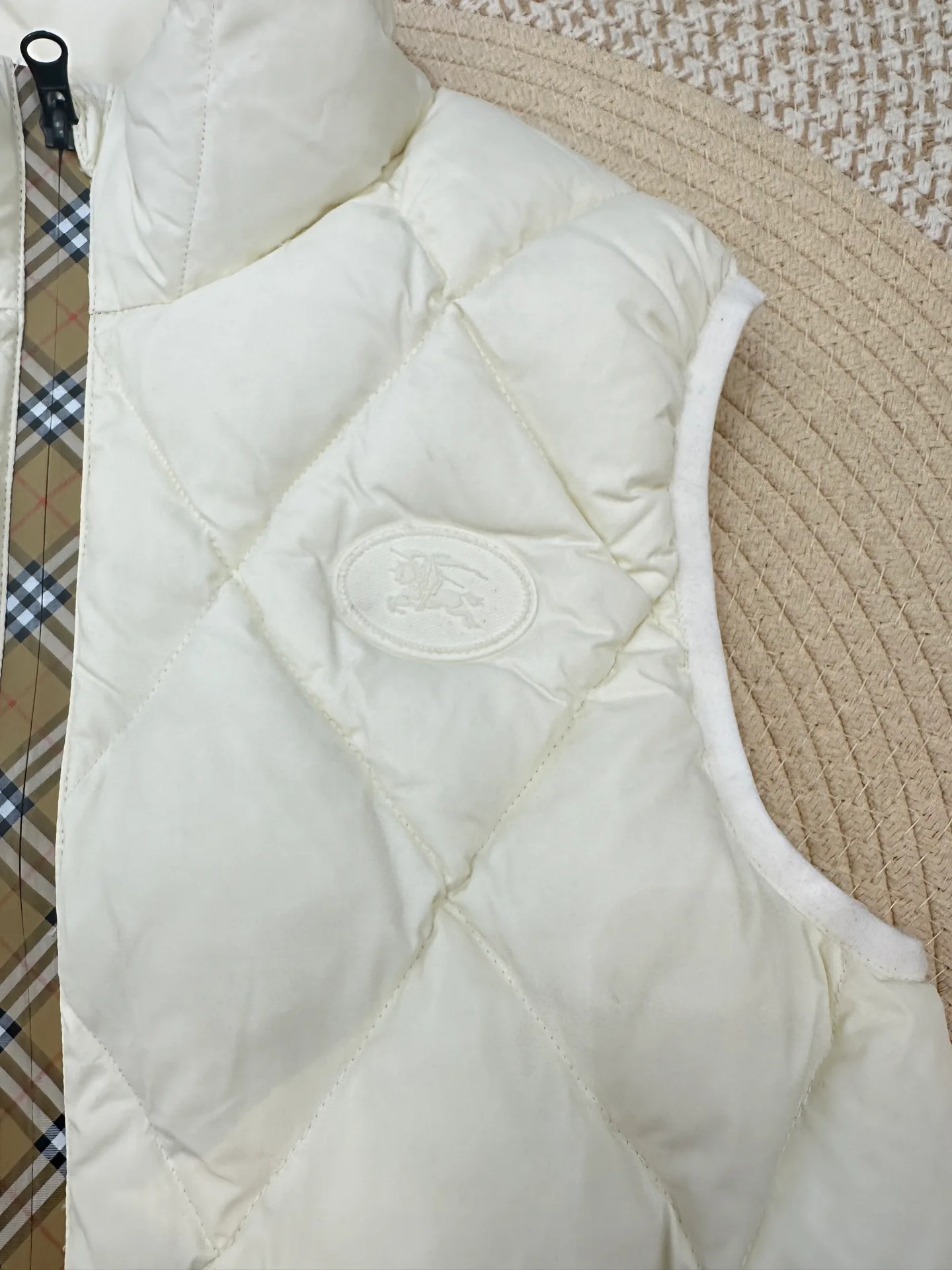 Жилеты Женские Burberry 17998271