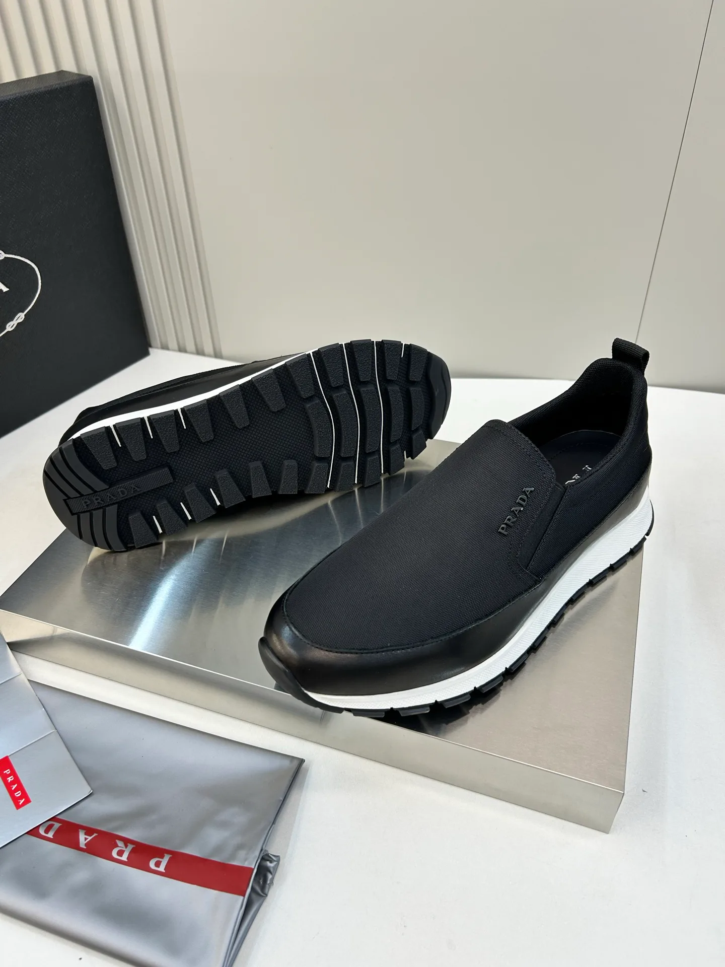 Кроссовки Мужские Prada 18267395