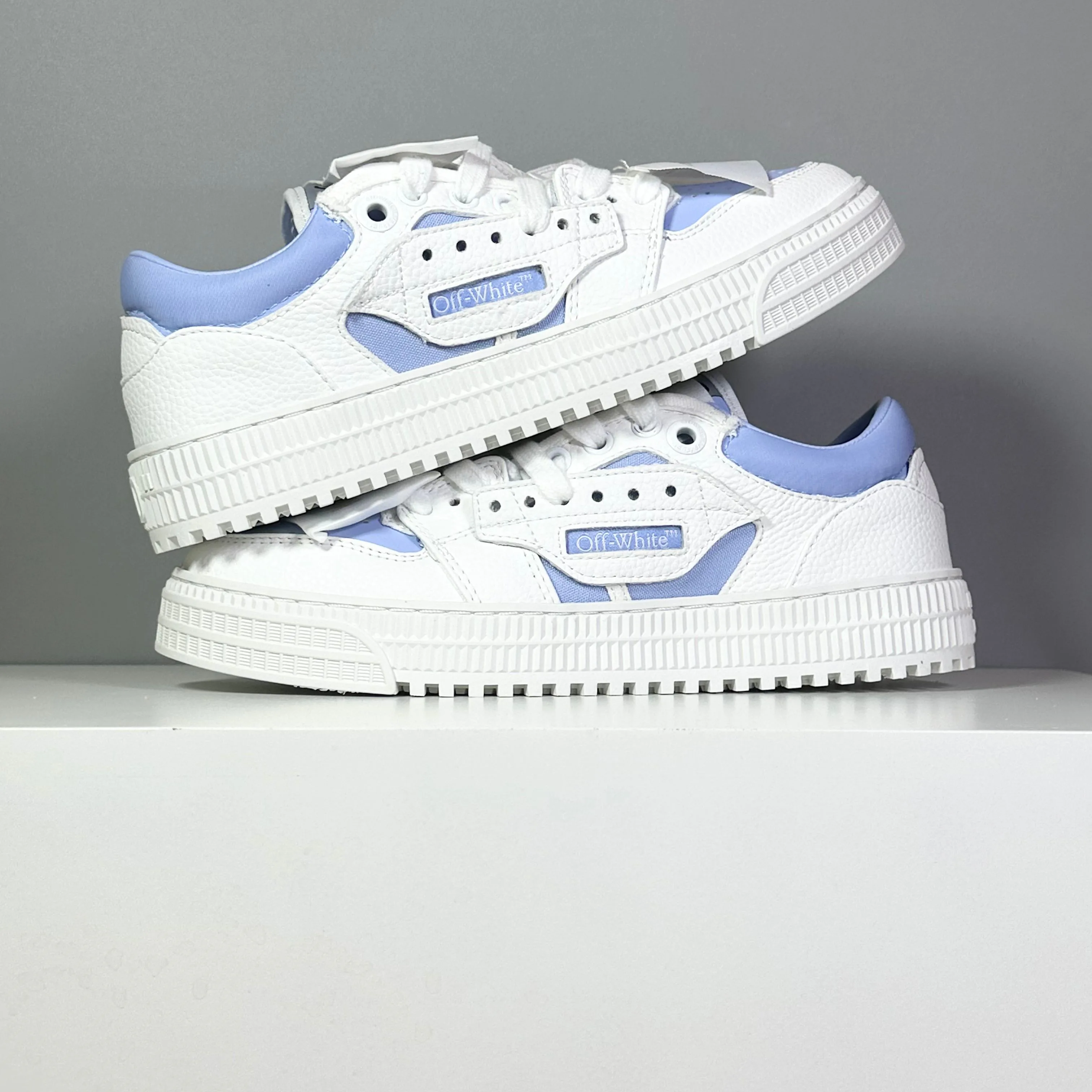 Кроссовки Женские Off-White 18039063