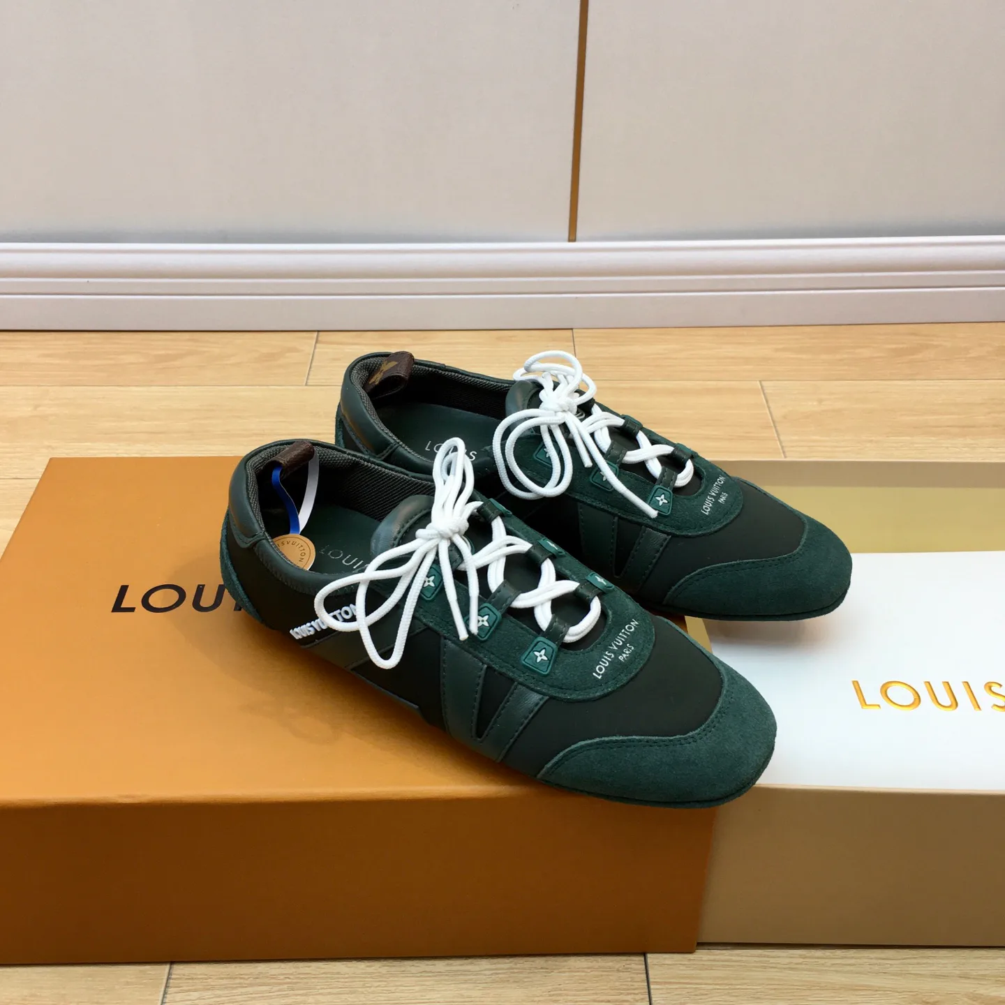 Кроссовки Женские Louis Vuitton 1590943