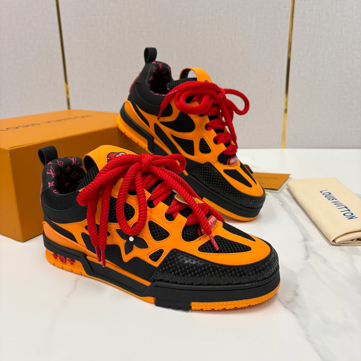Кроссовки Женские Louis Vuitton 13140863