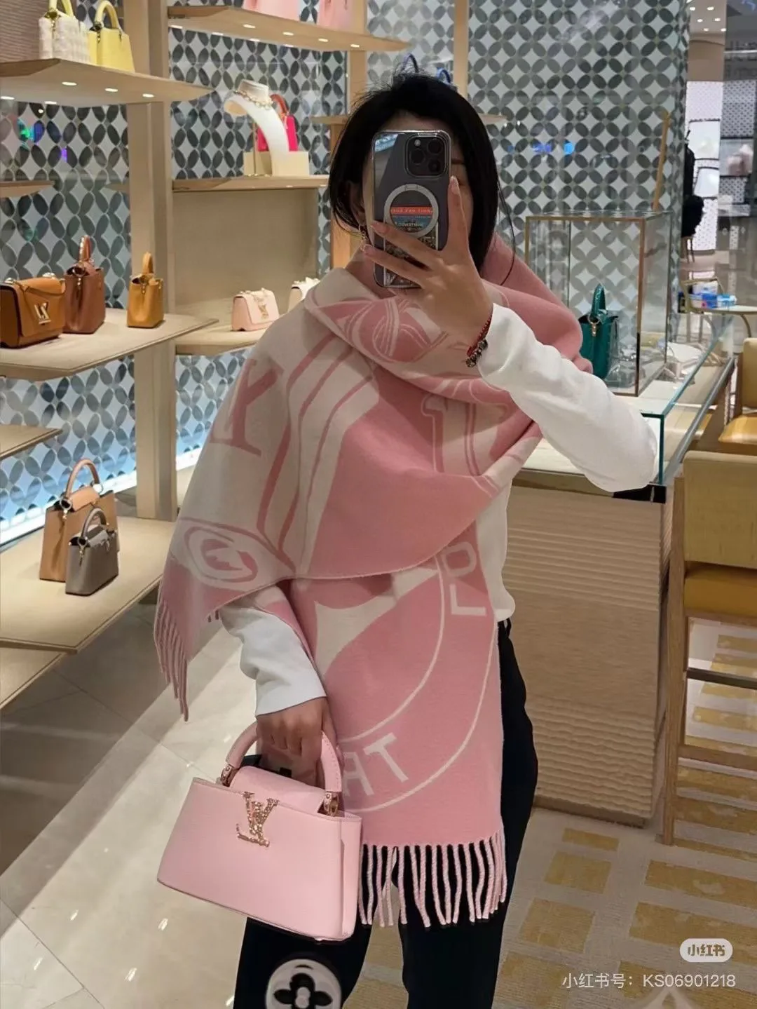 Шарфы Louis Vuitton 18476667