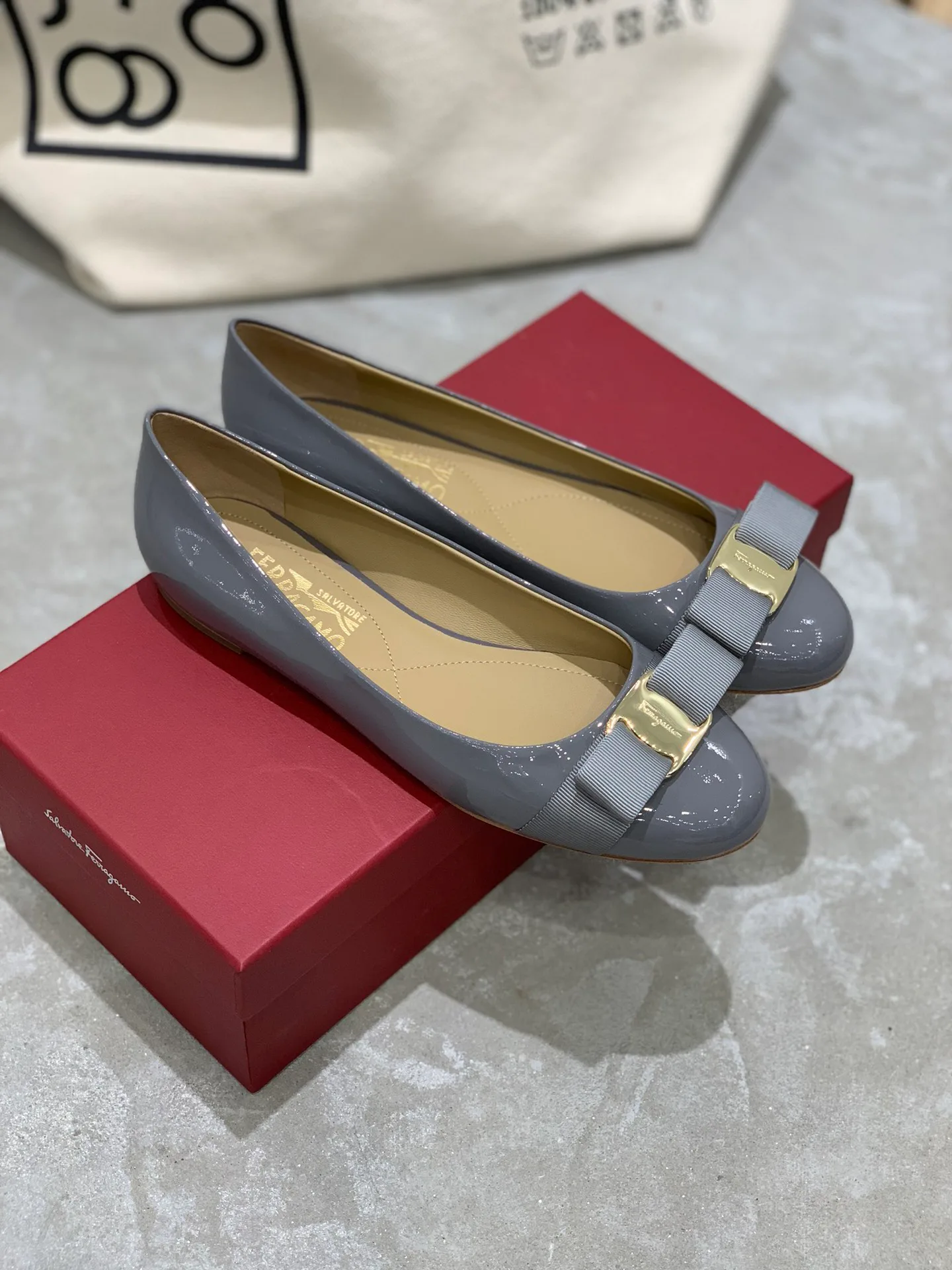 Балетки Женские Salvatore Ferragamo 18340640