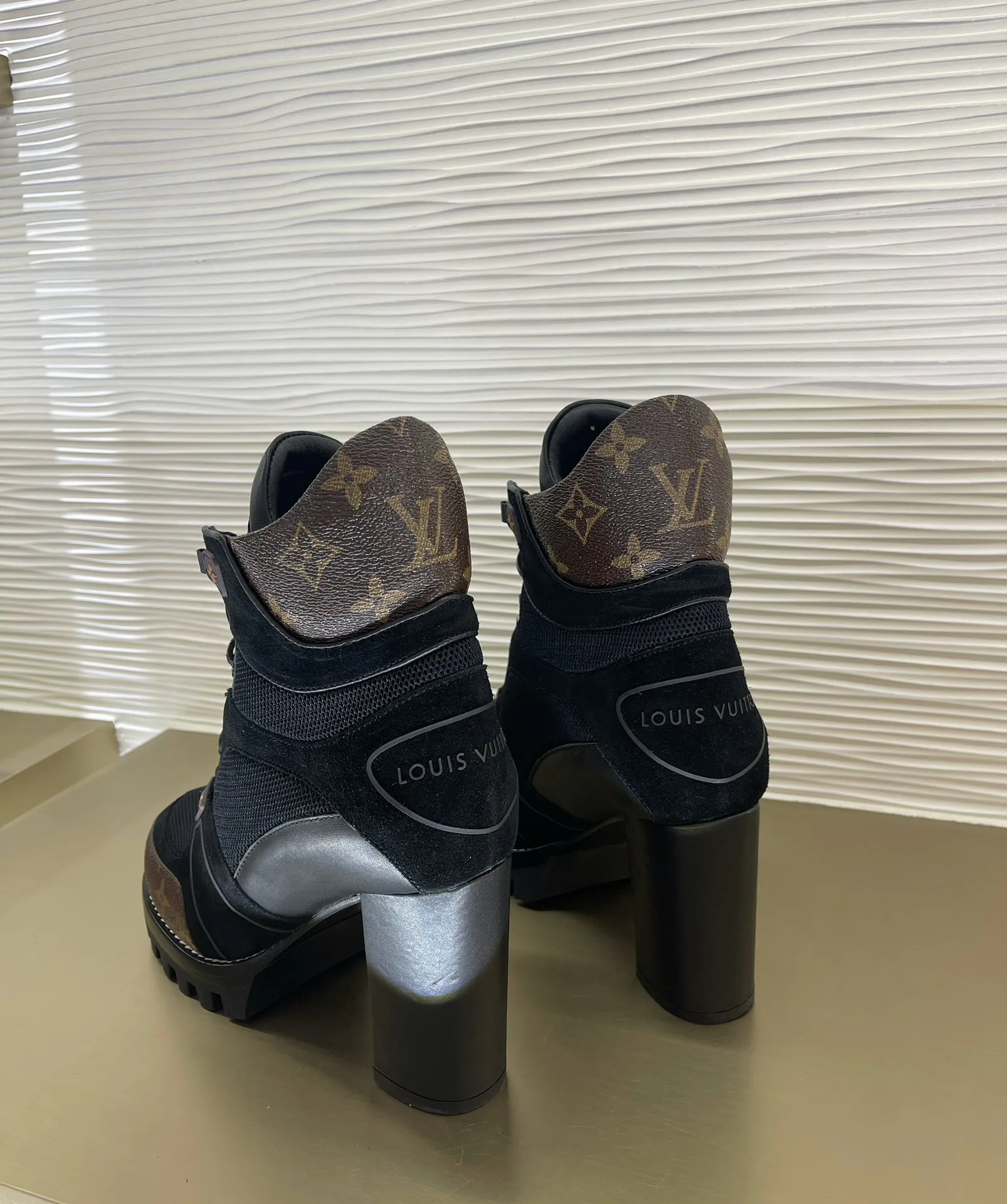 Ботинки Женские Louis Vuitton 19711781