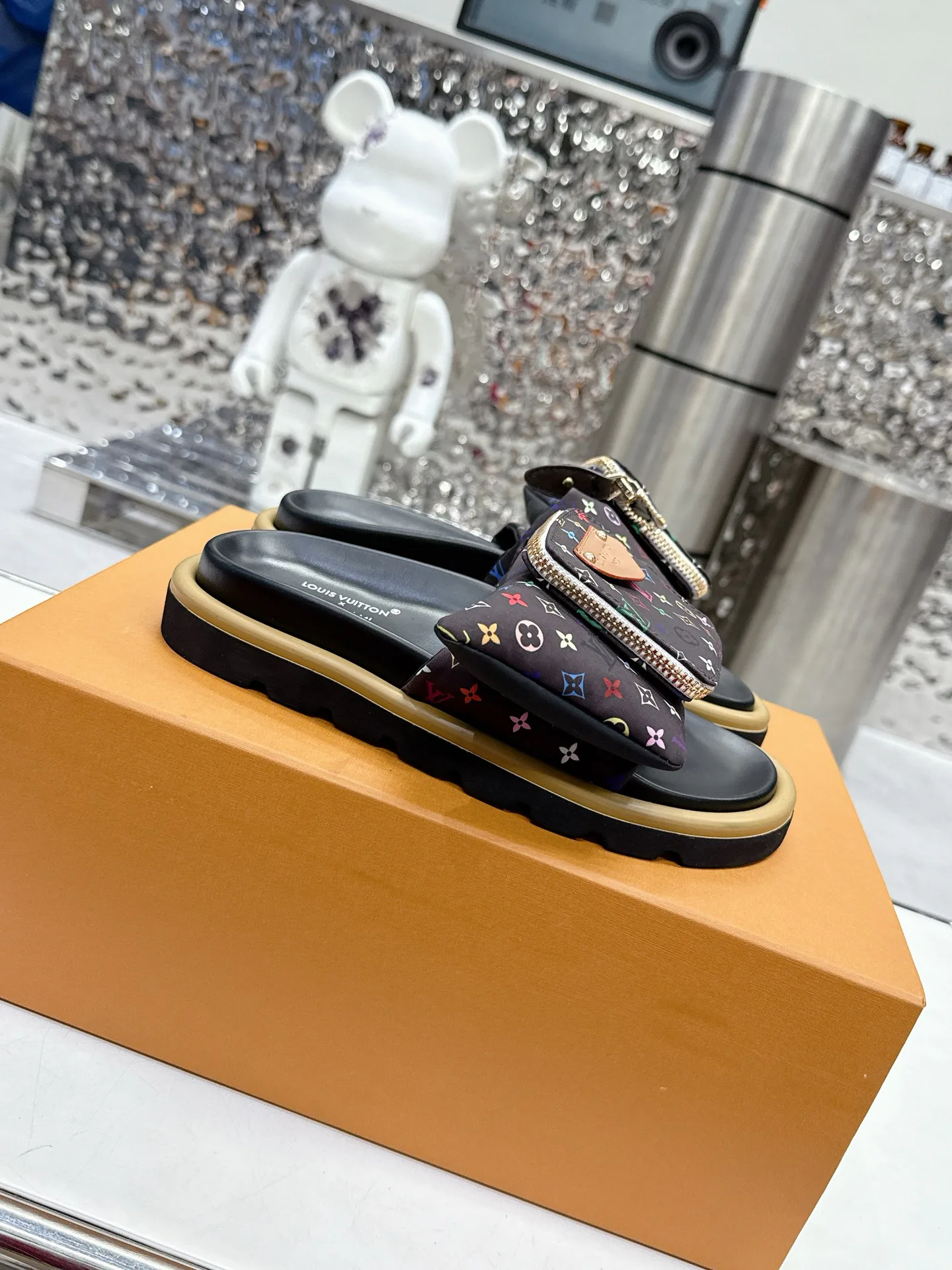 Шлепанцы Женские Louis Vuitton 10060937