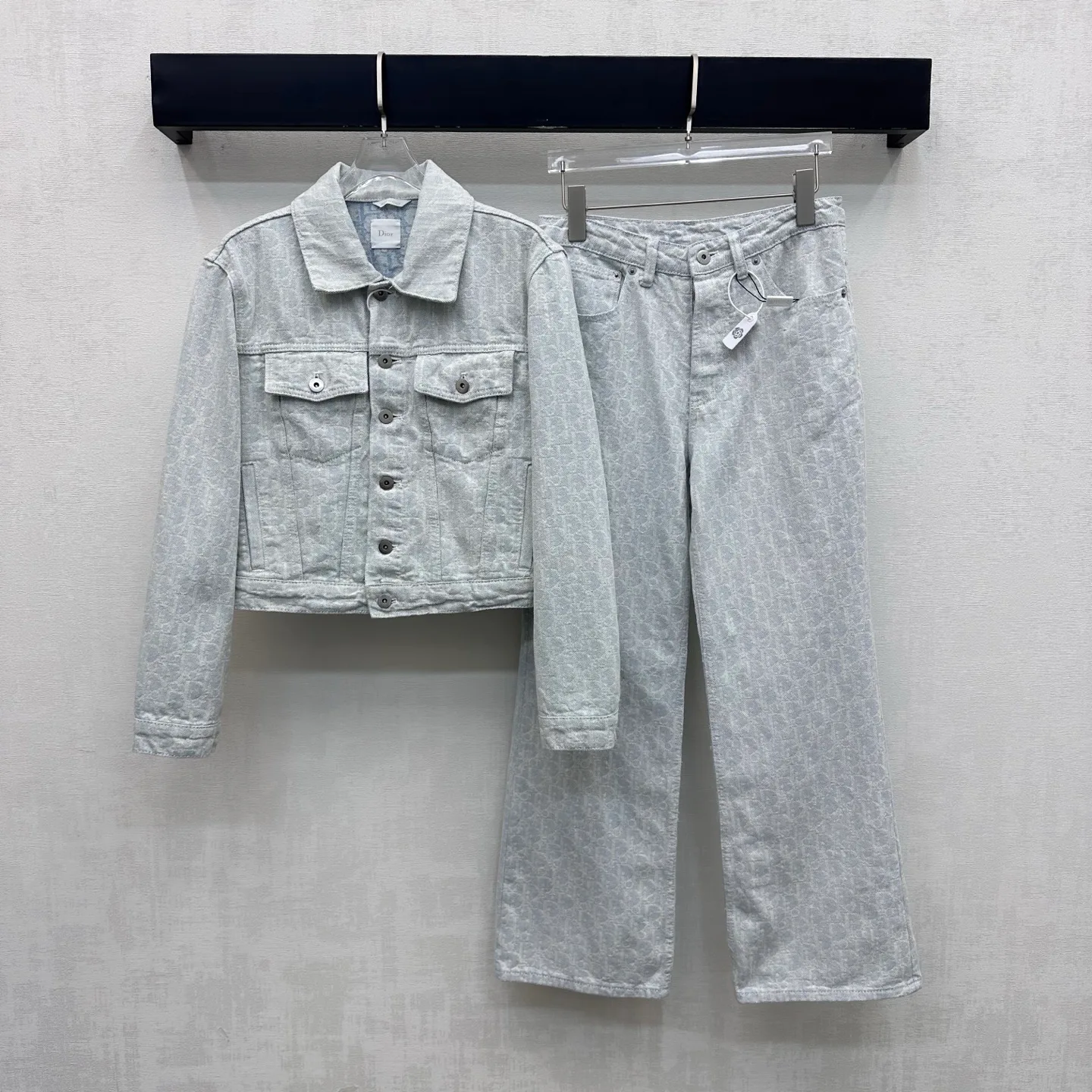 Джинсы Женские Christian Dior 18382122