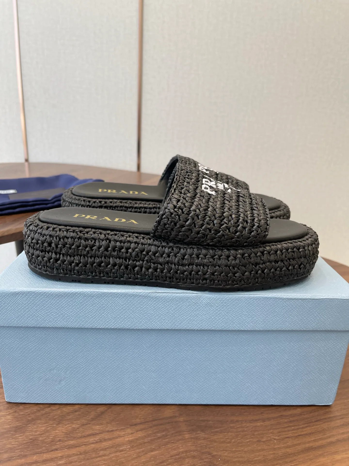 Шлепанцы Женские Prada 11528014