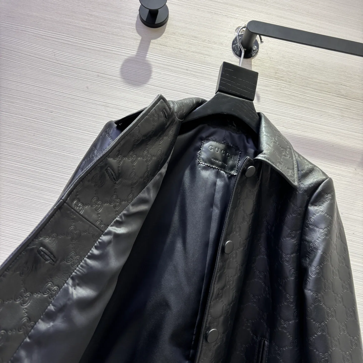 Кожаные Куртки И Дублёнки Женские Gucci 562230