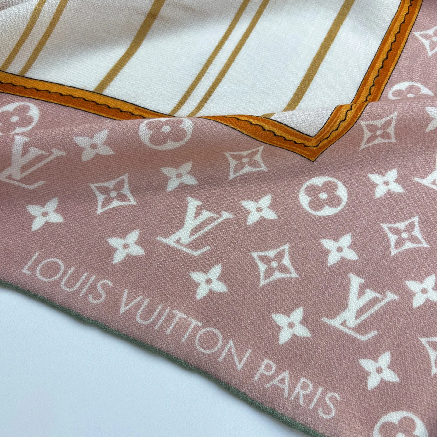 Шарфы Louis Vuitton 589962