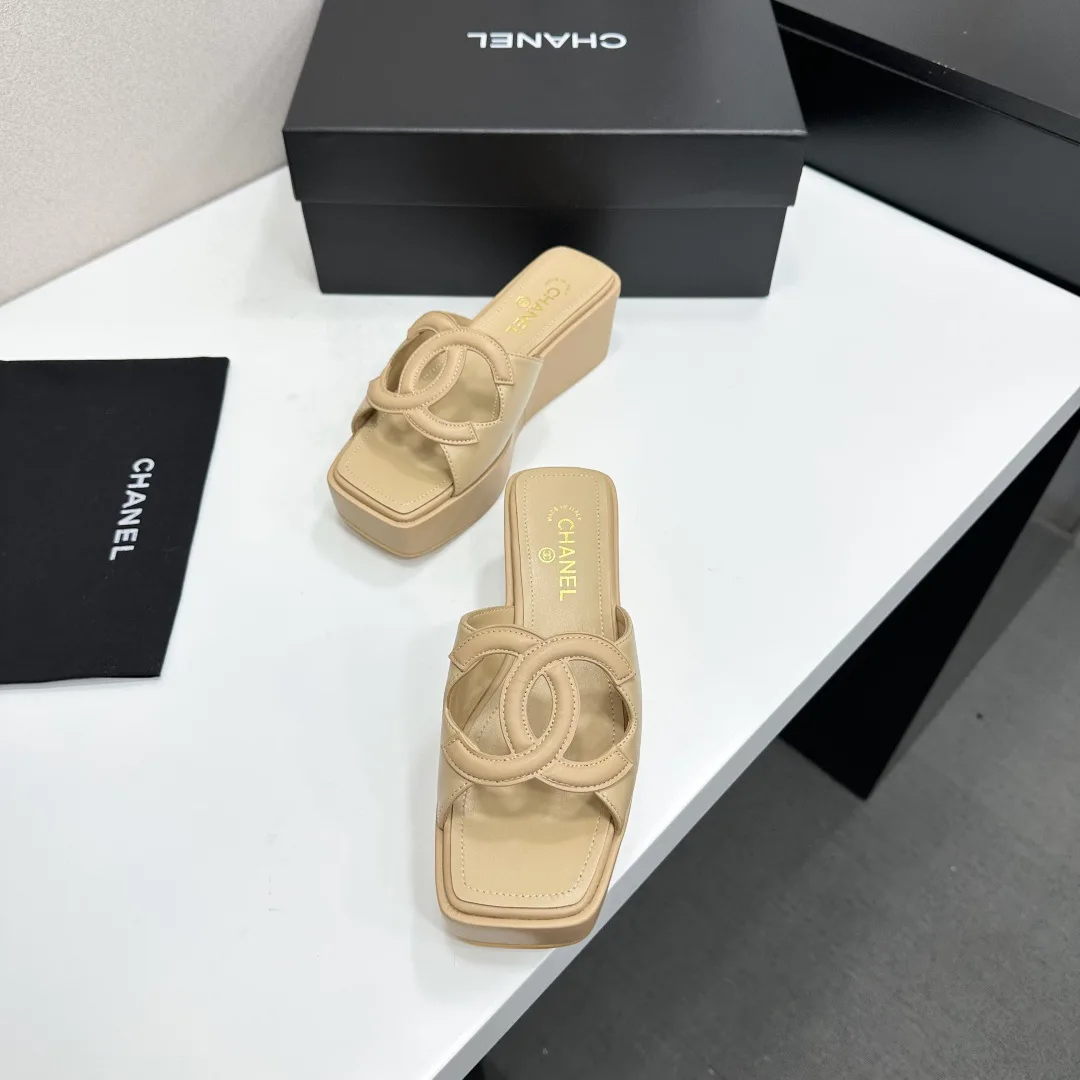 Босоножки Женские Chanel 18083861
