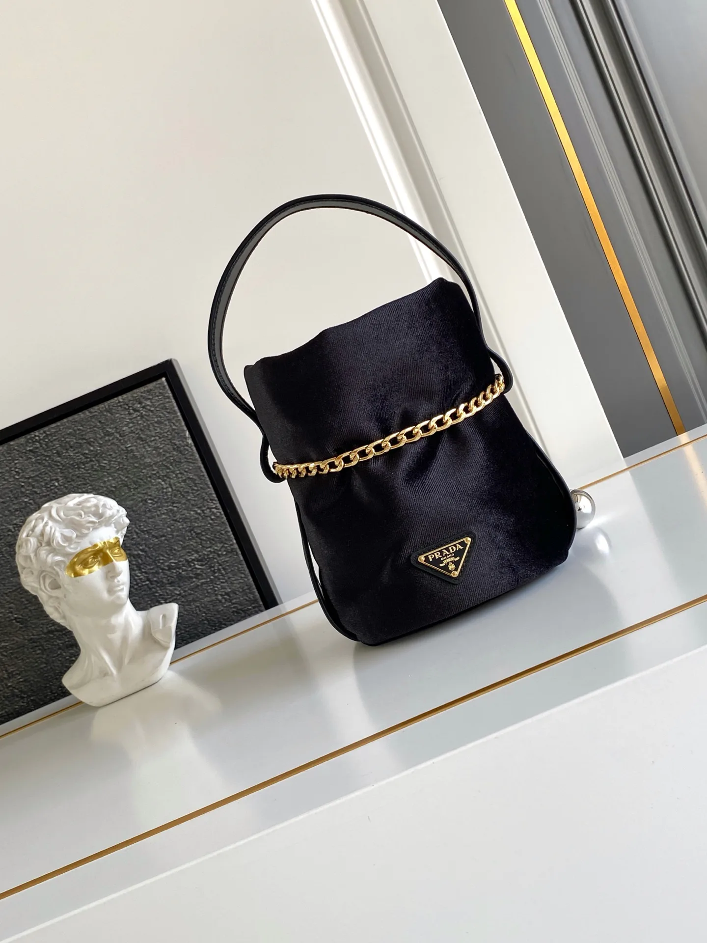 Классические Сумки Женские Prada 13368501