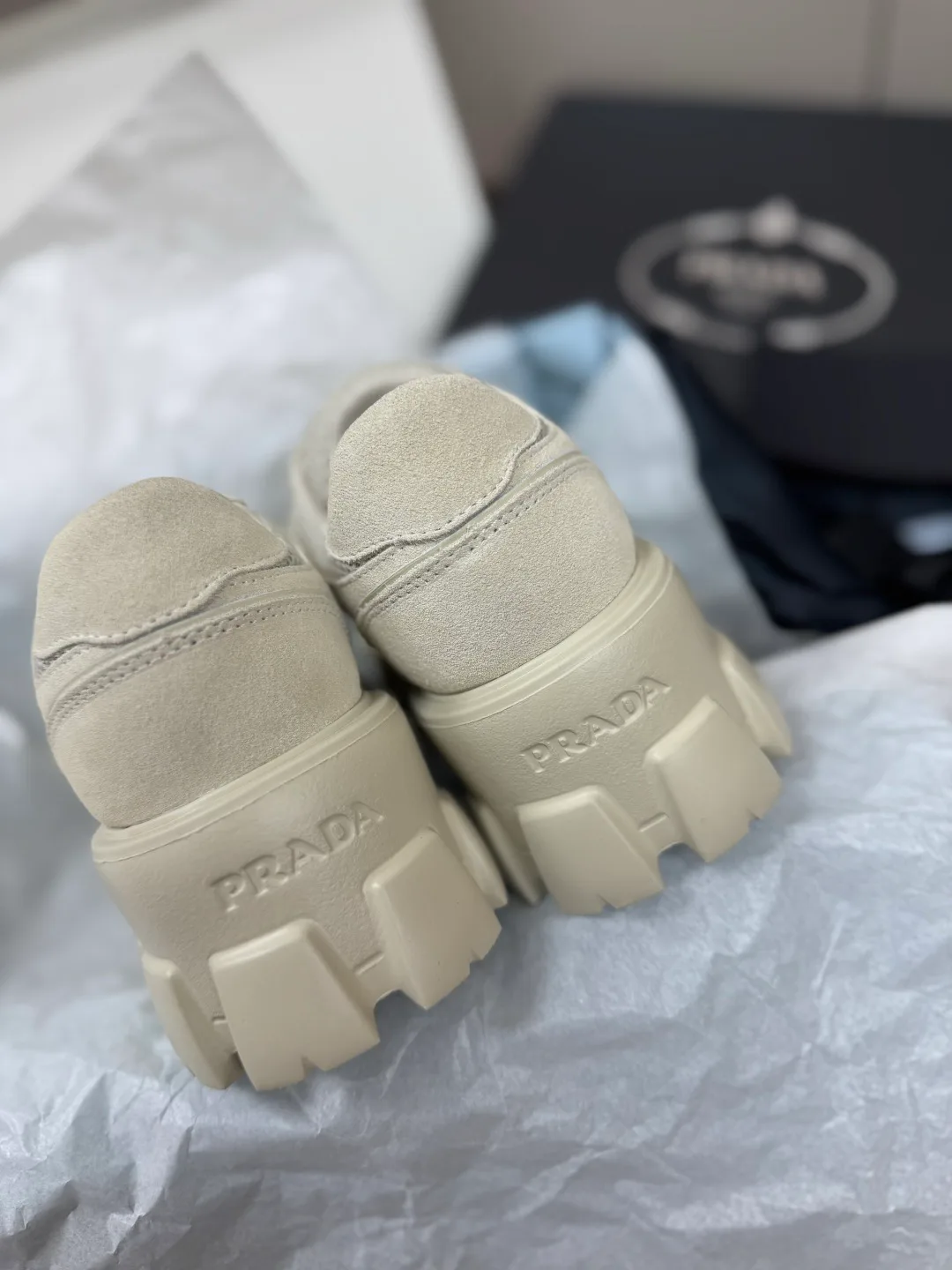 Кроссовки Женские Prada 18554593