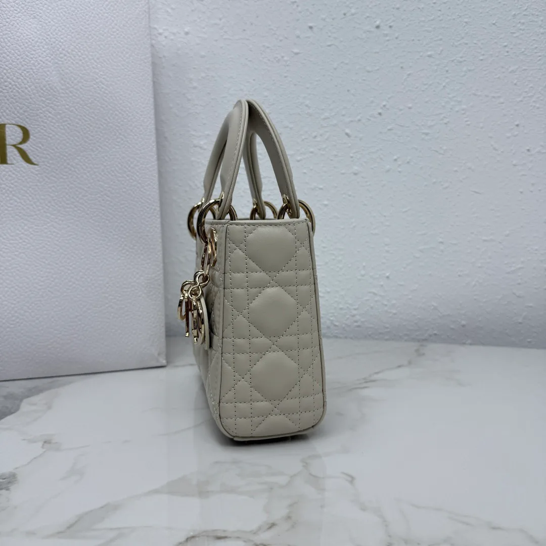 Классические Сумки Женские Christian Dior 18116407
