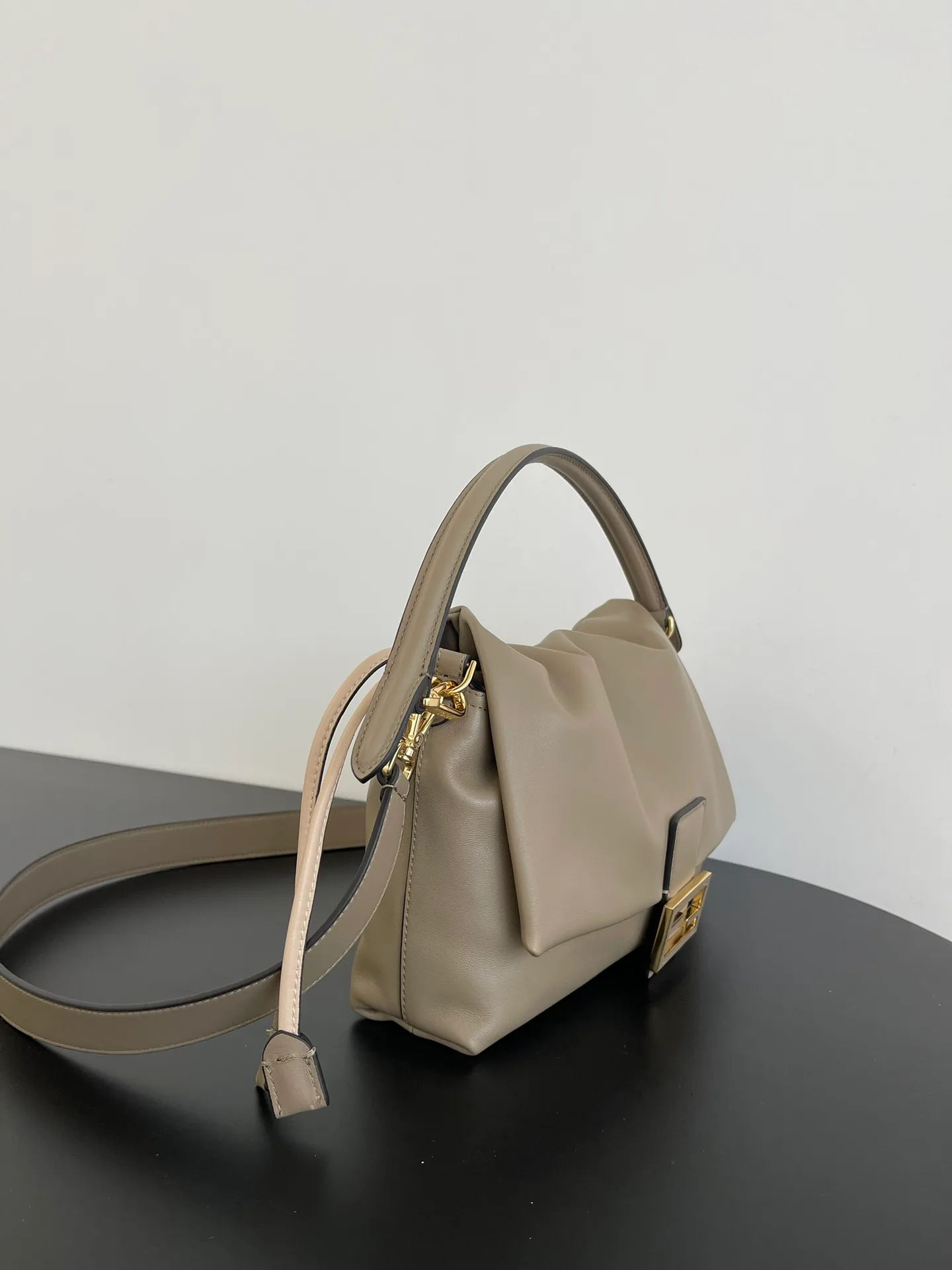 Классические Сумки Женские Fendi 292968