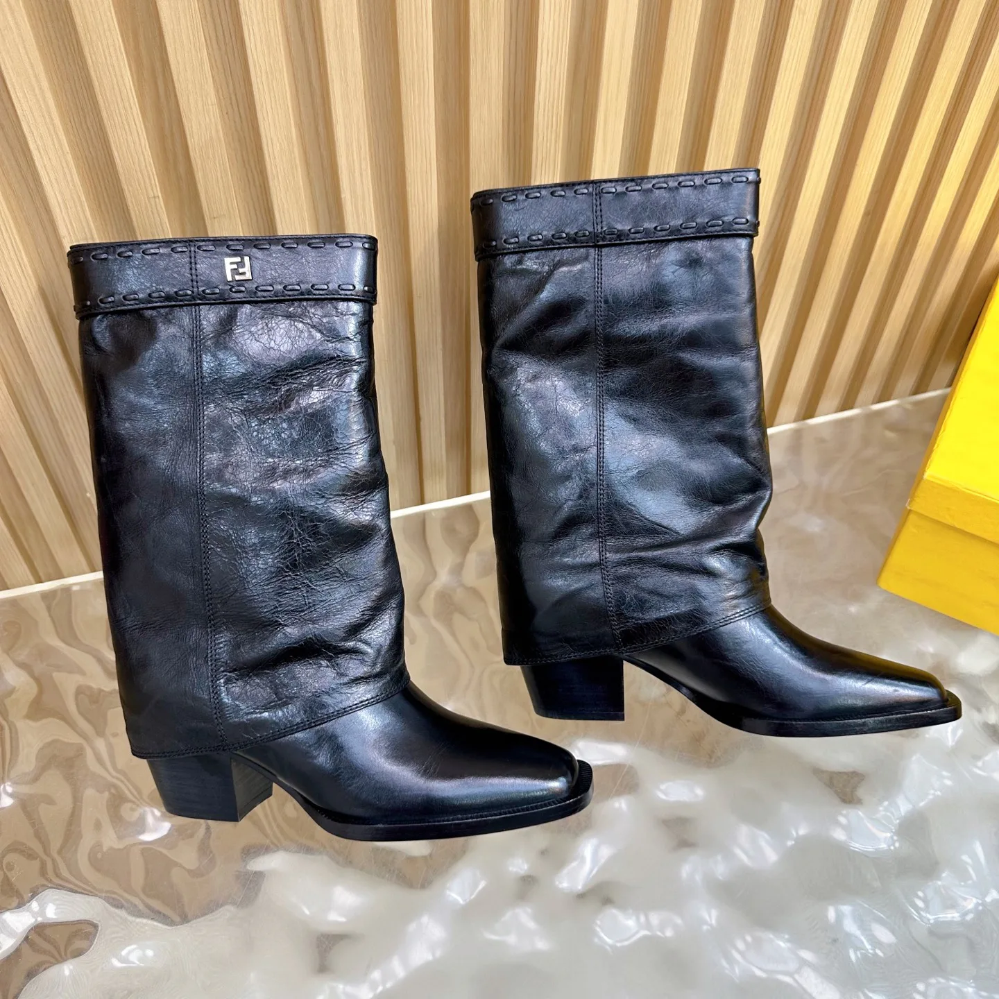 Сапоги Женские Fendi 18235438