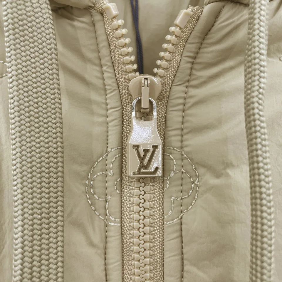 Куртки И Пуховики Женские Louis Vuitton 1277250