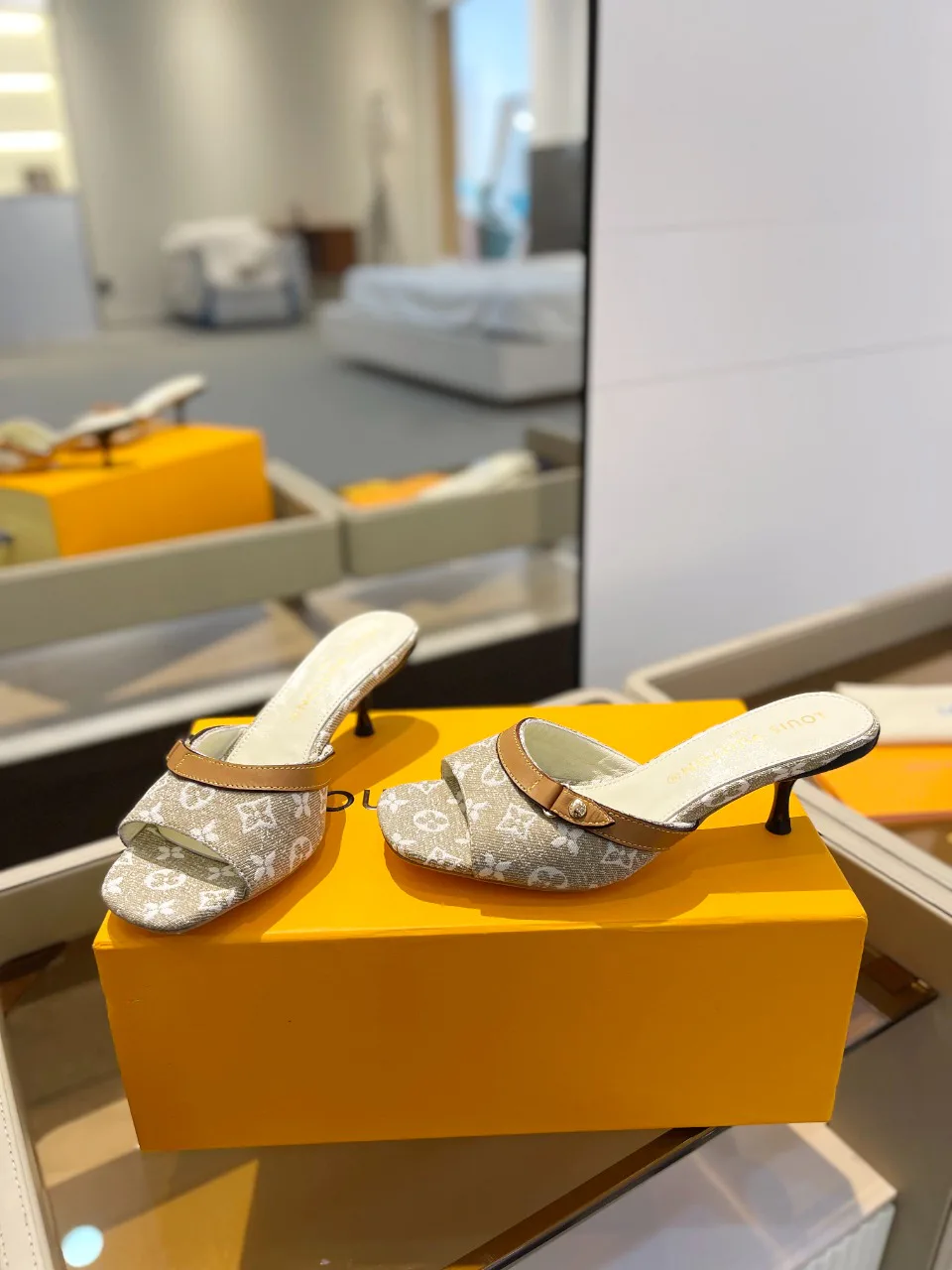 Босоножки Женские Louis Vuitton 9865415