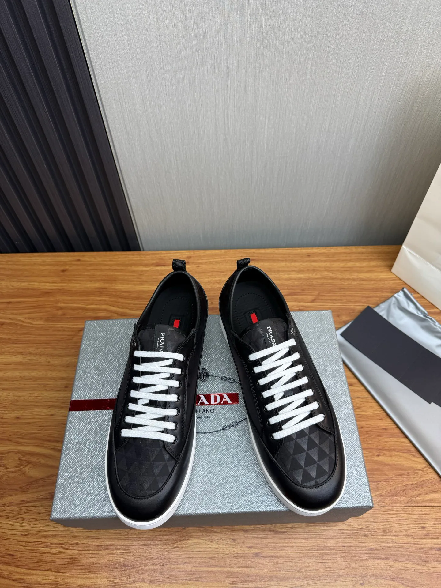 Кроссовки Мужские Prada 12725453