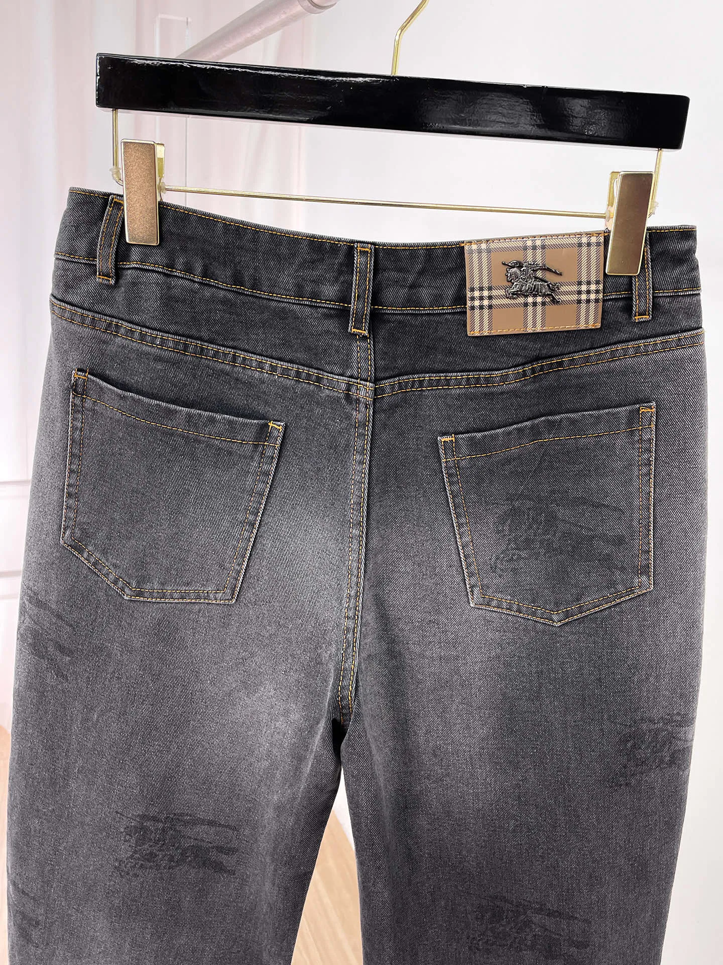 Джинсы Мужские Burberry 18499658