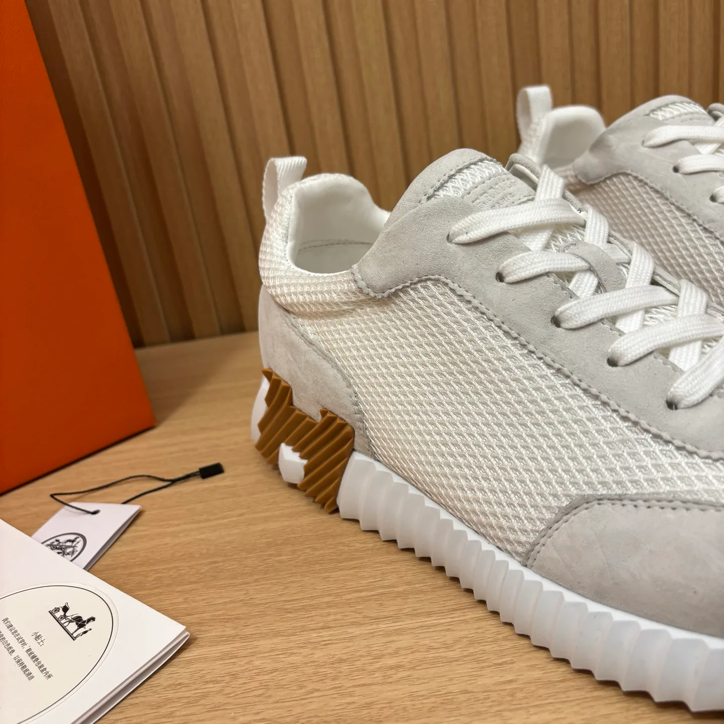 Кроссовки Женские Louis Vuitton 18438921