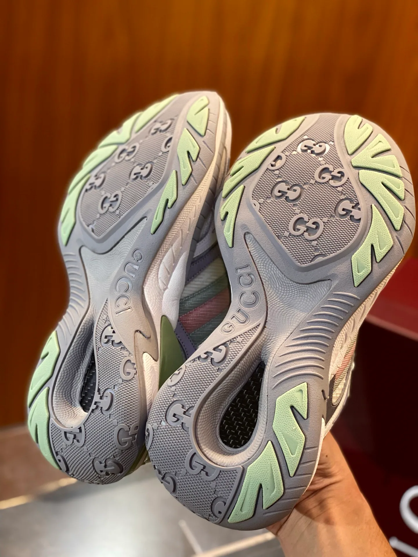 Кроссовки Женские Gucci 69986