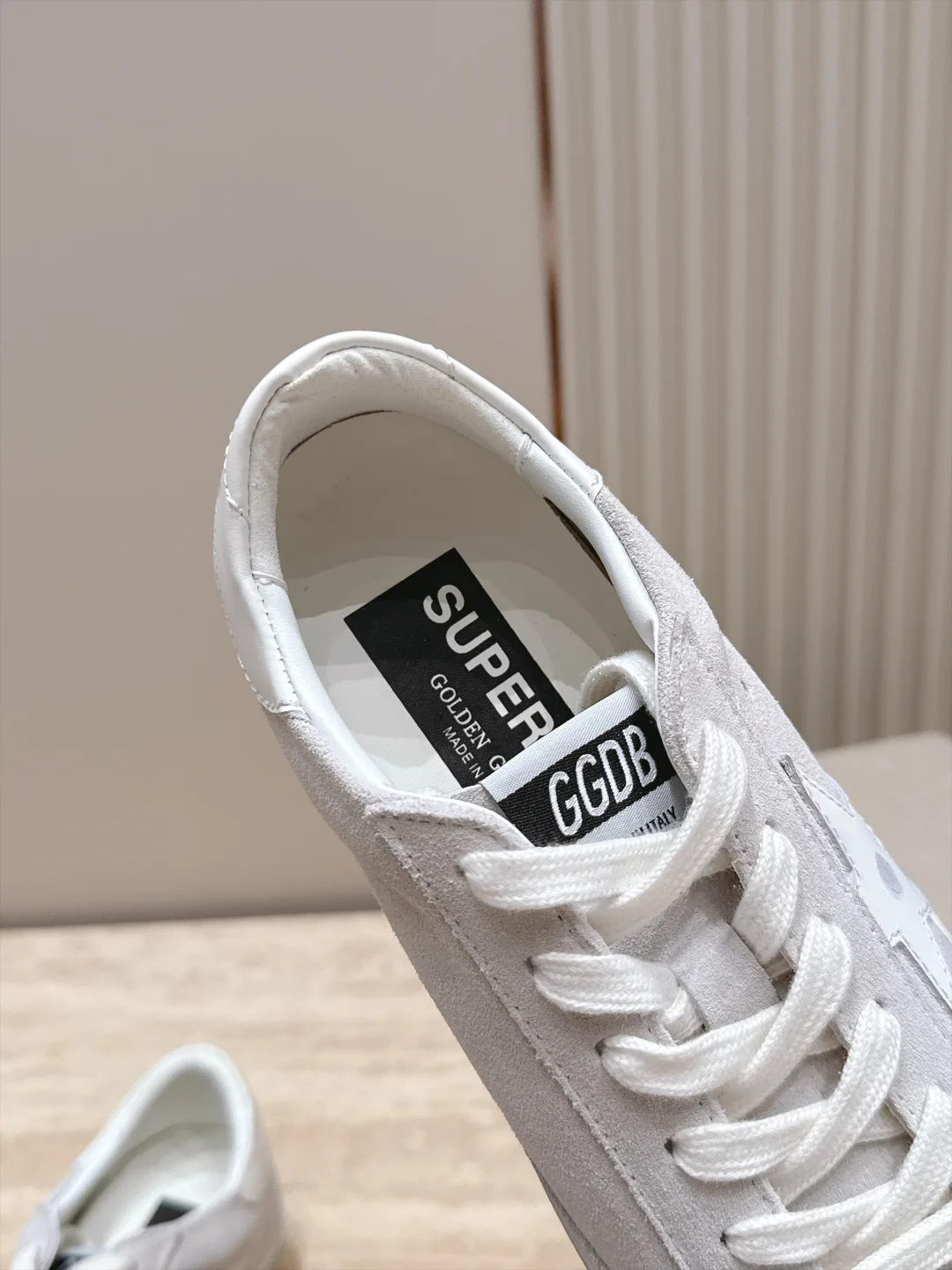 Кроссовки Женские Golden Goose 17963441