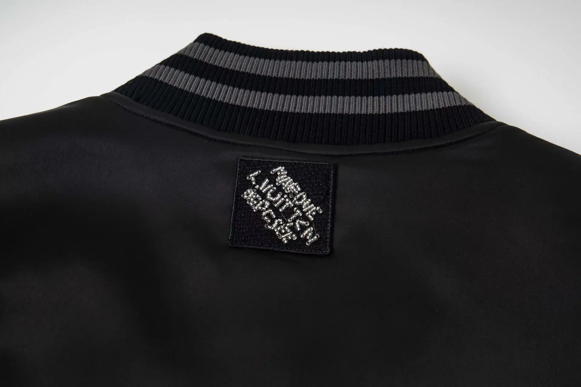 Куртки И Пуховики Мужские Louis Vuitton 18215645