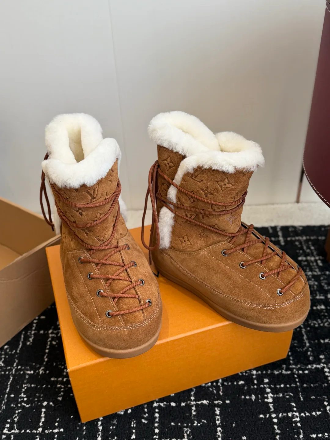 Угги Женские Louis Vuitton 18670258