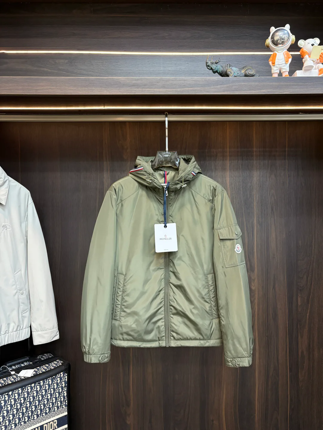 Куртки И Пуховики Женские Moncler 18157299