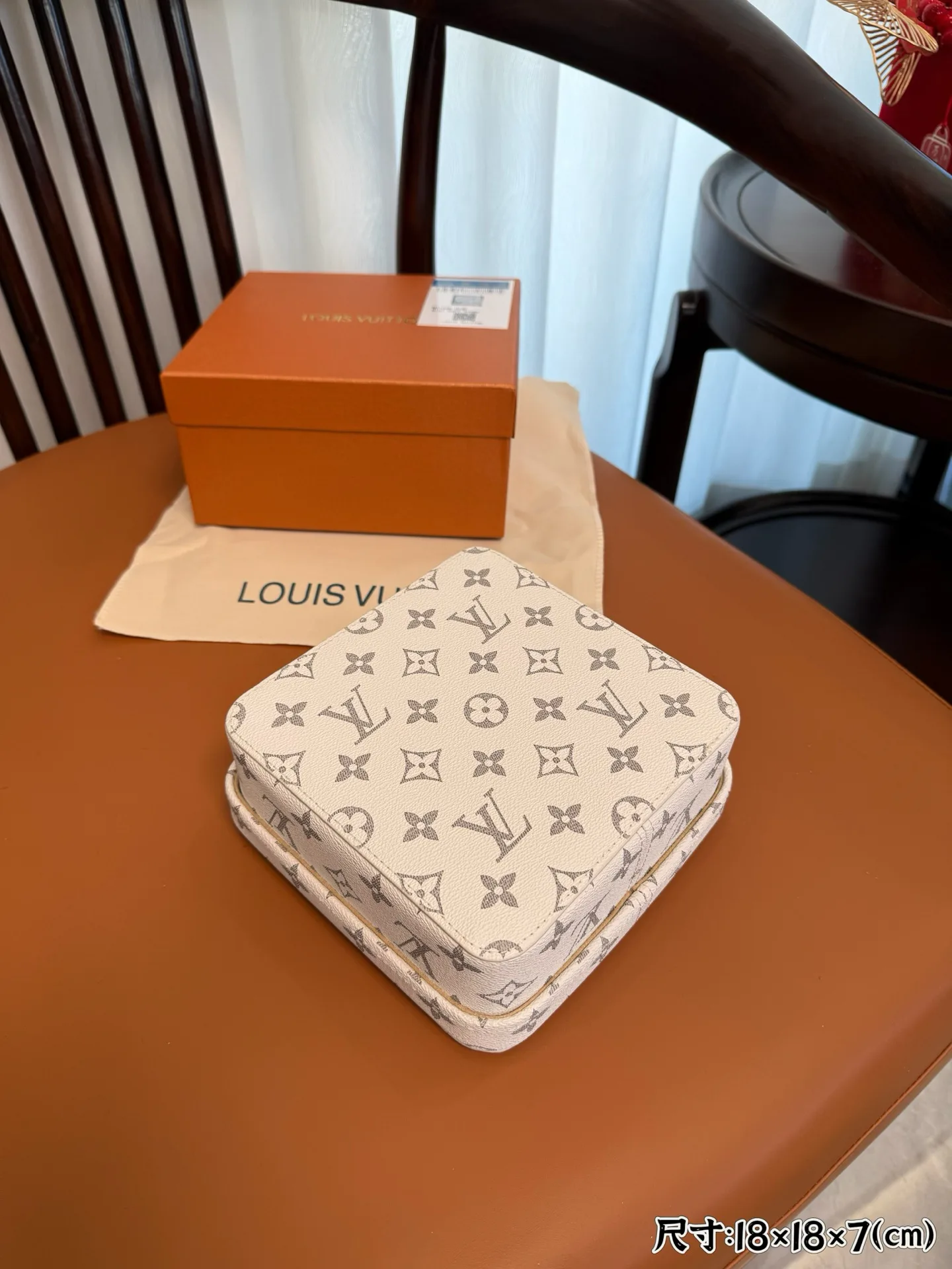 Органайзеры Louis Vuitton 22406