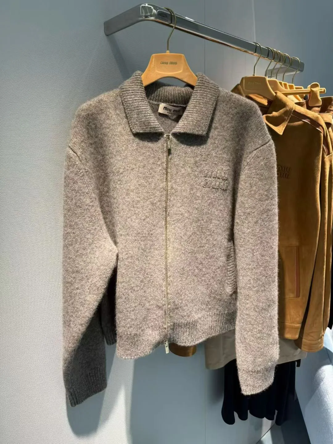 Куртки И Пуховики Женские Miu Miu 252428