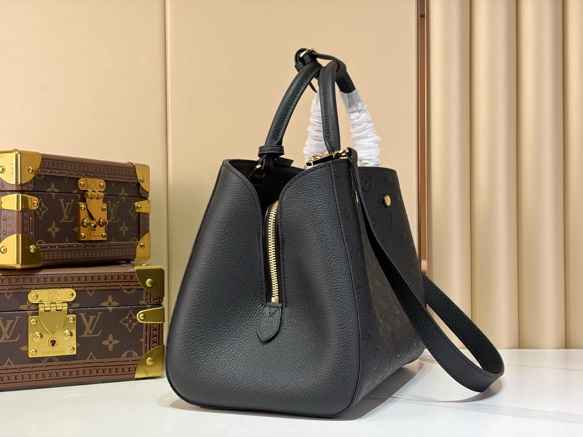 Классические Сумки Женские Louis Vuitton 18240333