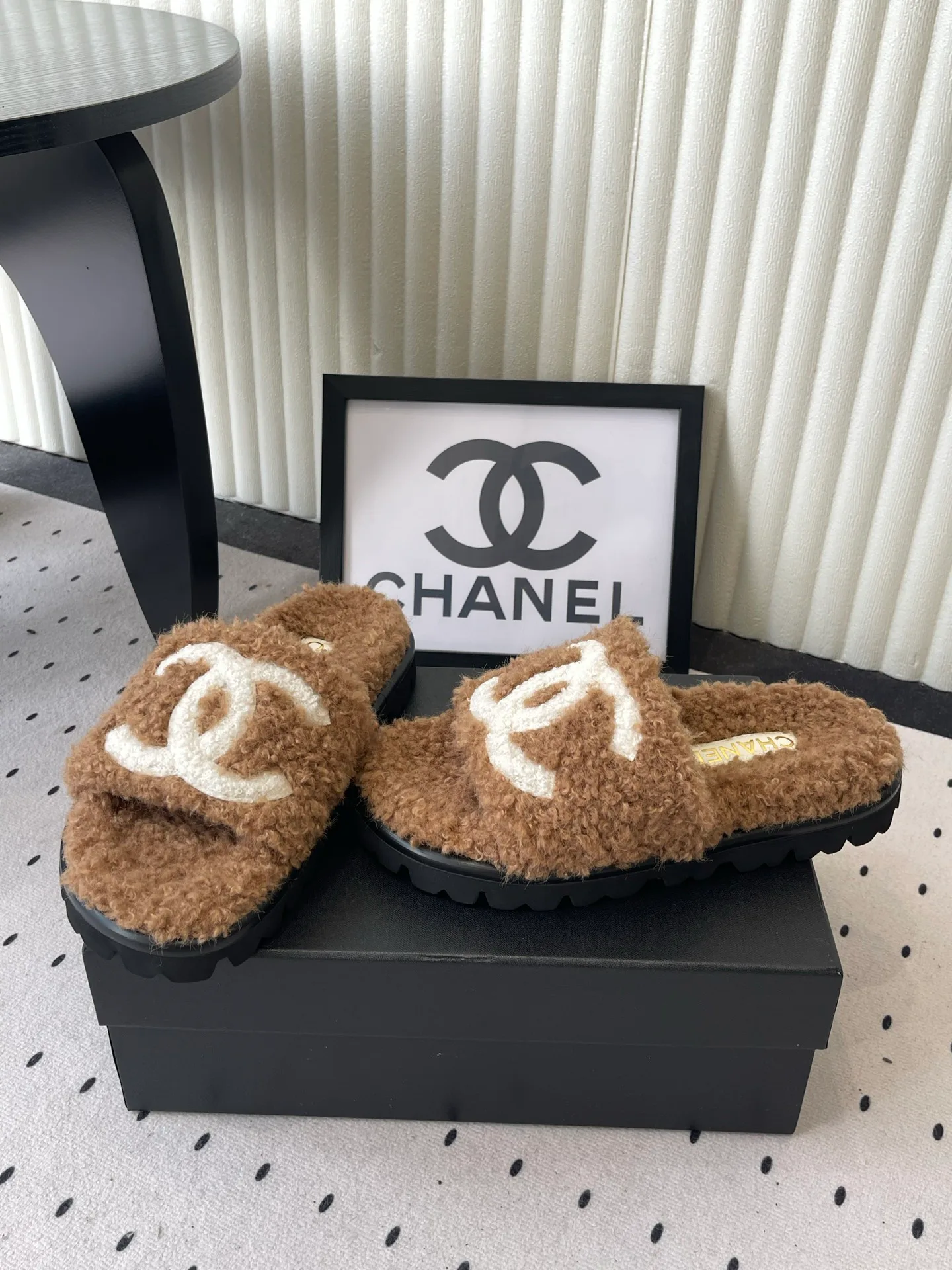 Тапочки Женские Chanel 19563732